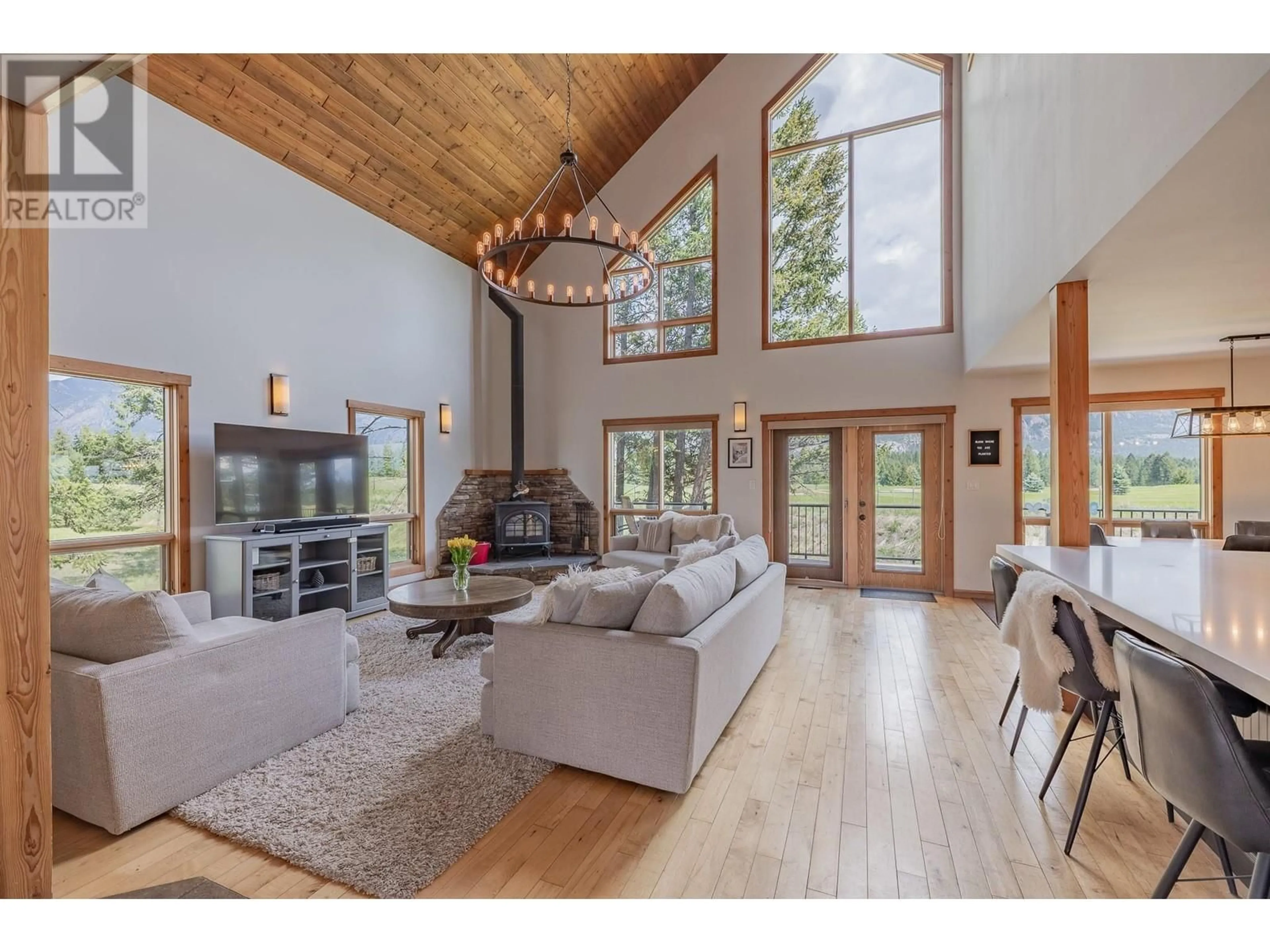 Living room with furniture, wood/laminate floor for 44 - 640 UPPER LAKEVIEW ROAD, Invermere British Columbia V0A1K3