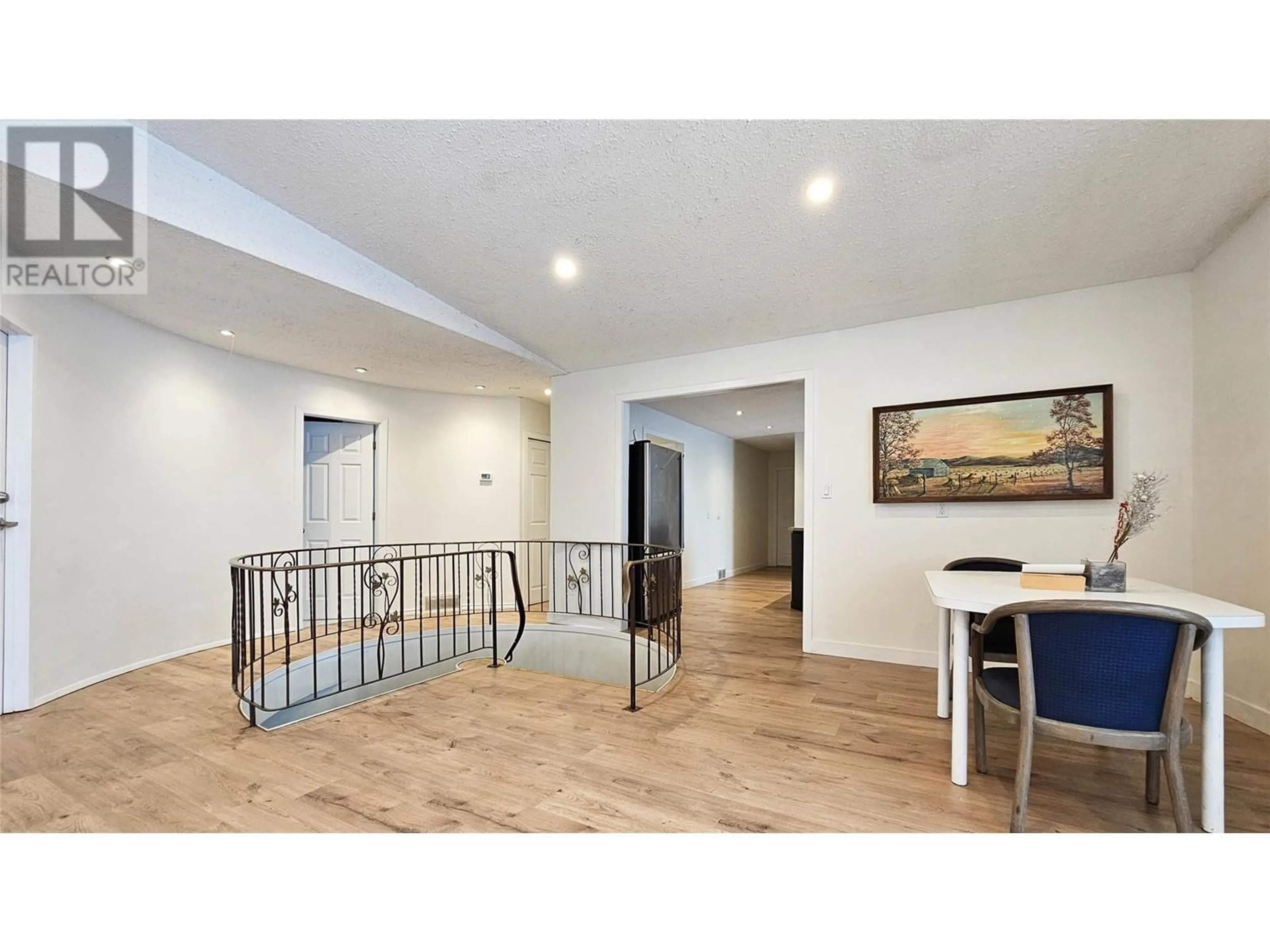 Indoor foyer for 2650 THACKER DRIVE, West Kelowna British Columbia V1Z1W3