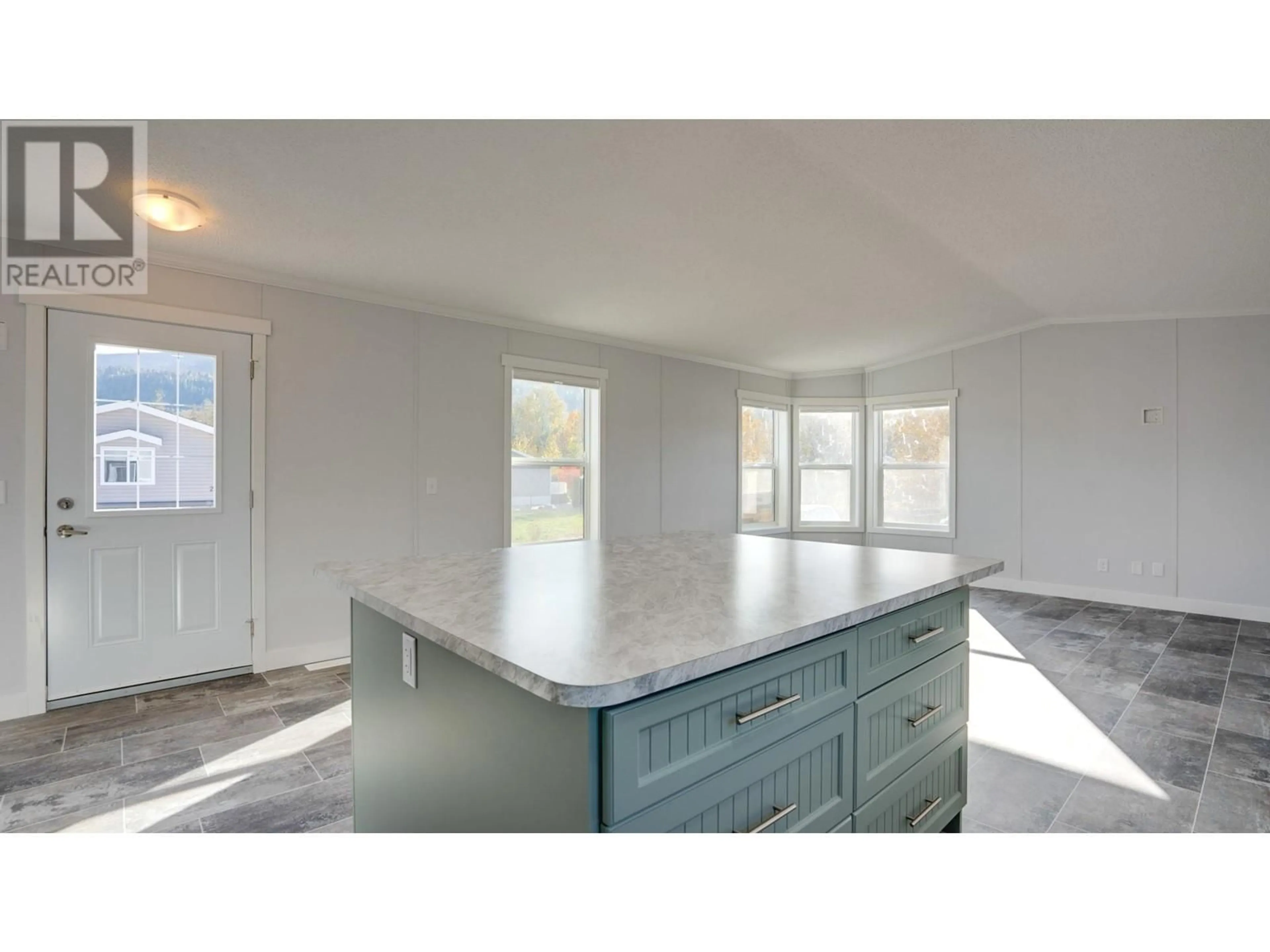 Open concept kitchen, unknown for 23 - 1705 HILLIER ROAD EAST, Sicamous British Columbia V0E2V4