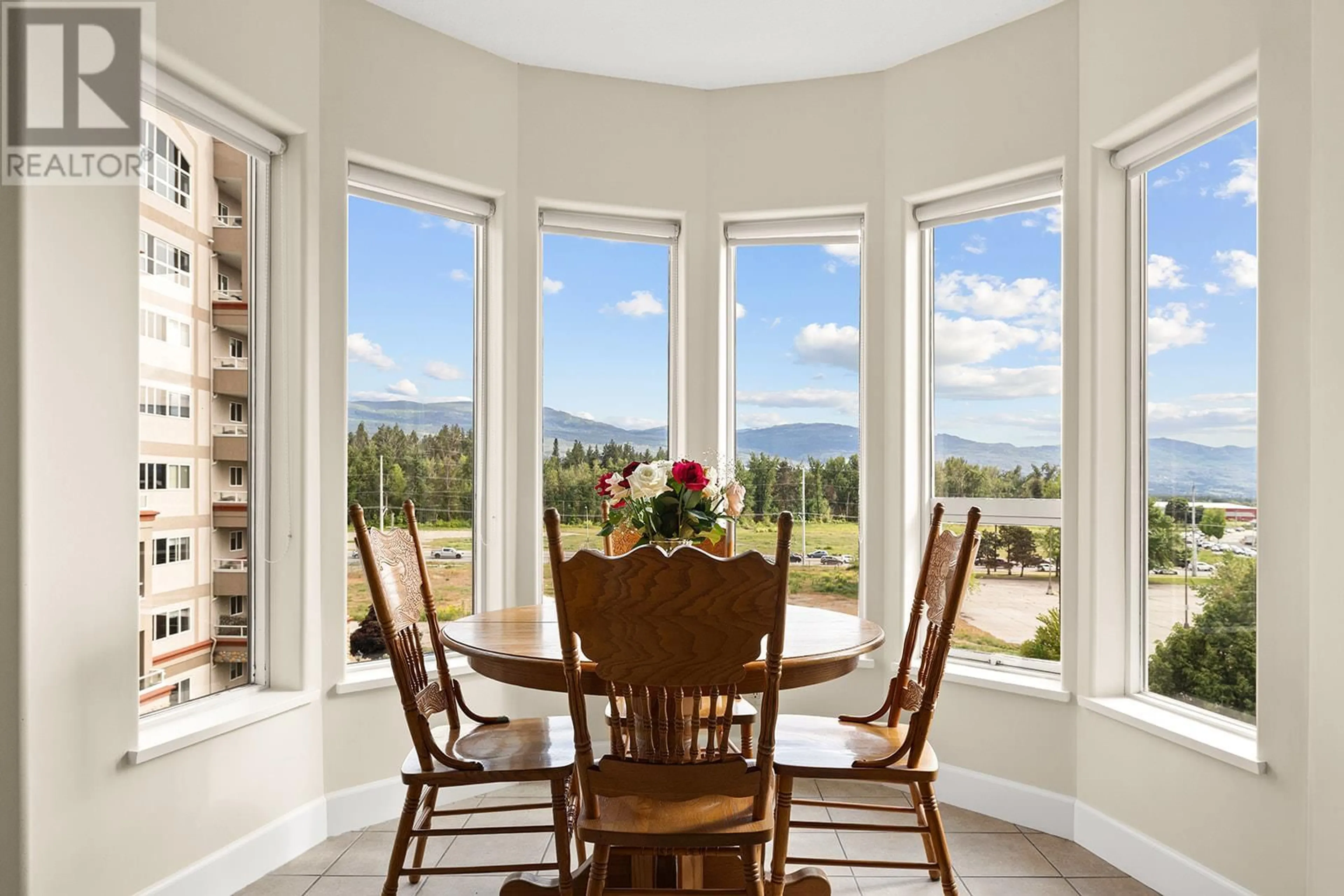 Dining room, ceramic/tile floor for 504 - 1947 UNDERHILL STREET, Kelowna British Columbia V1X7Z5