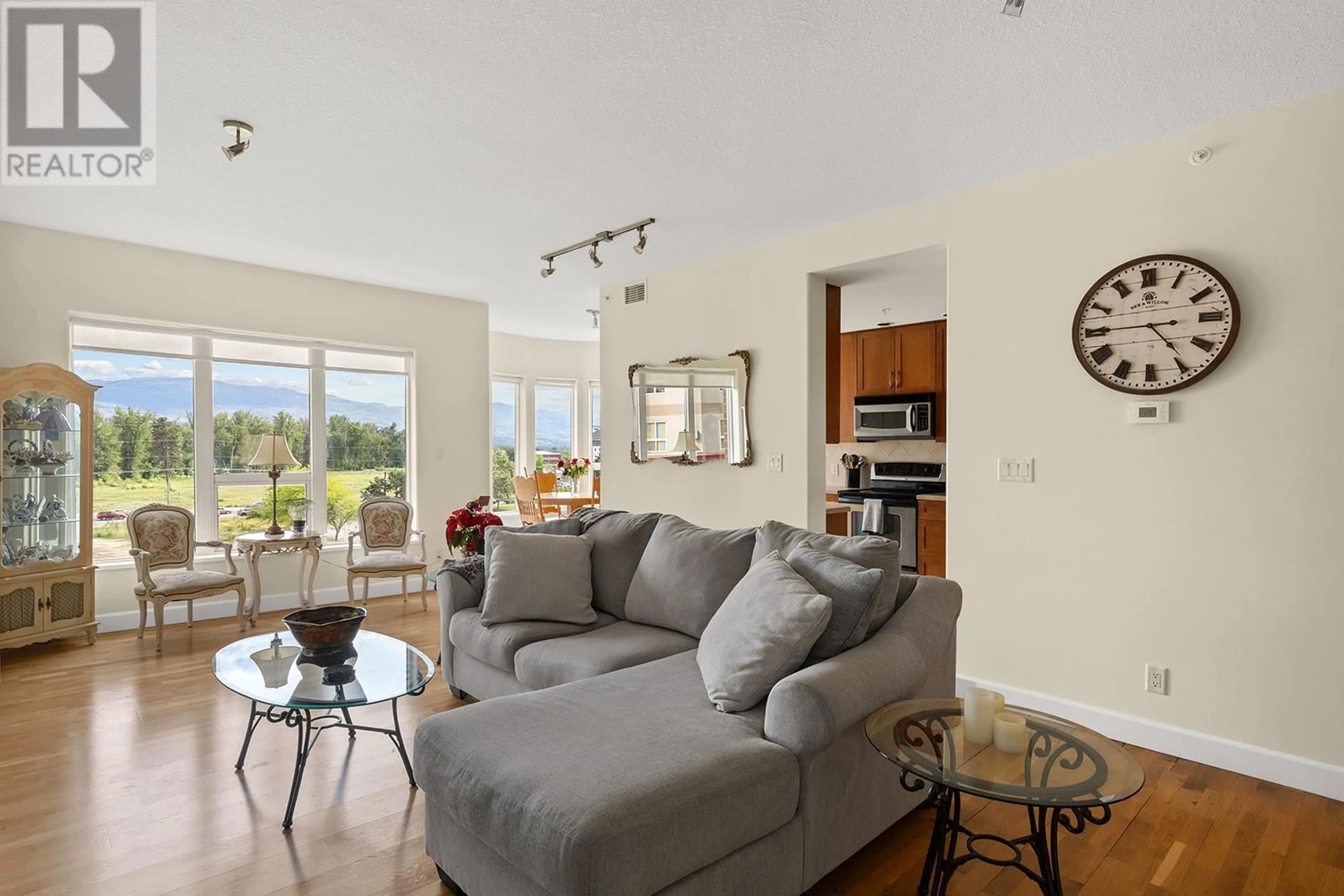 Living room with furniture, unknown for 504 - 1947 UNDERHILL STREET, Kelowna British Columbia V1X7Z5