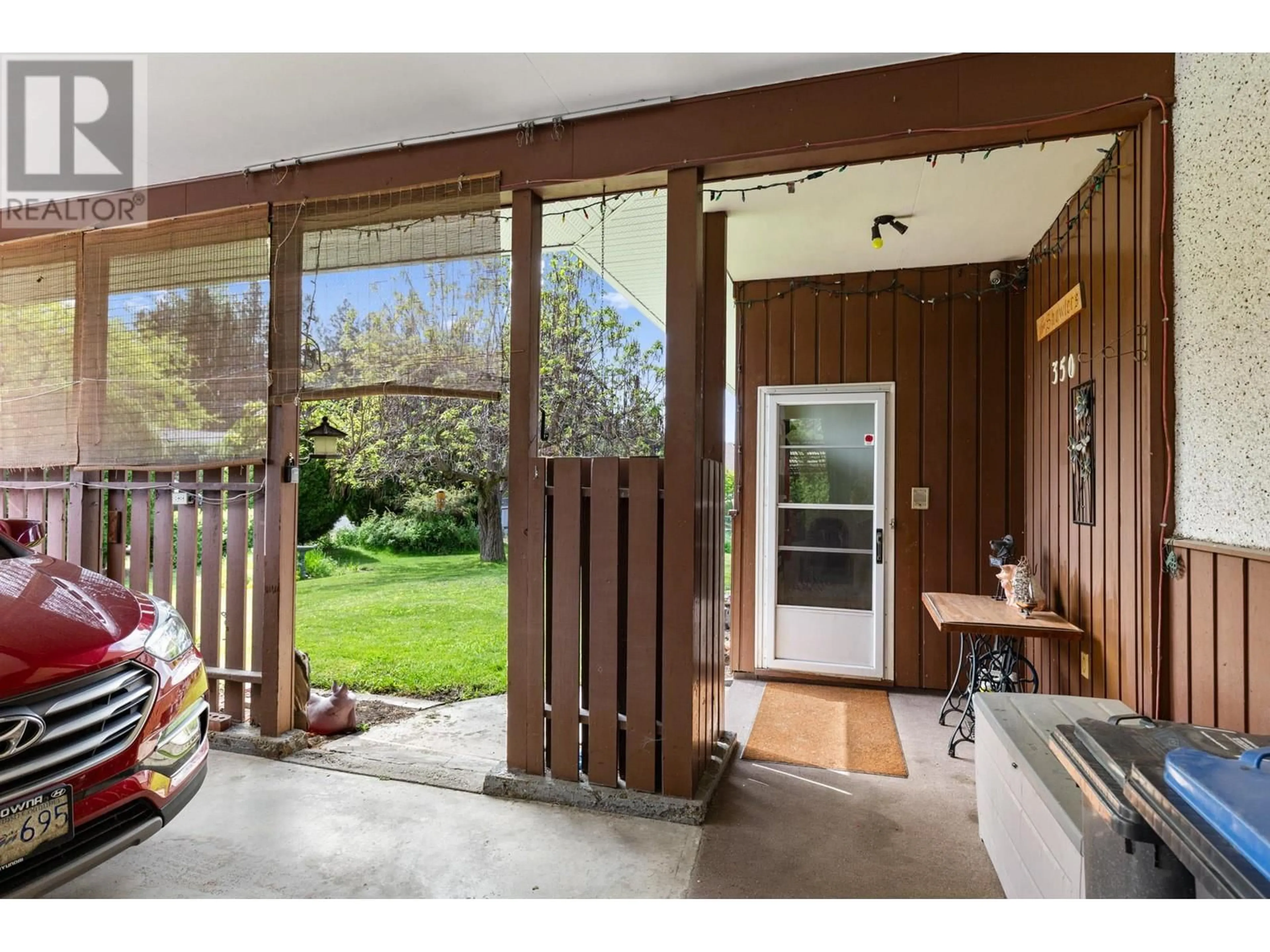 Indoor entryway for 350 CLARISSA ROAD, Kelowna British Columbia V1X1G8
