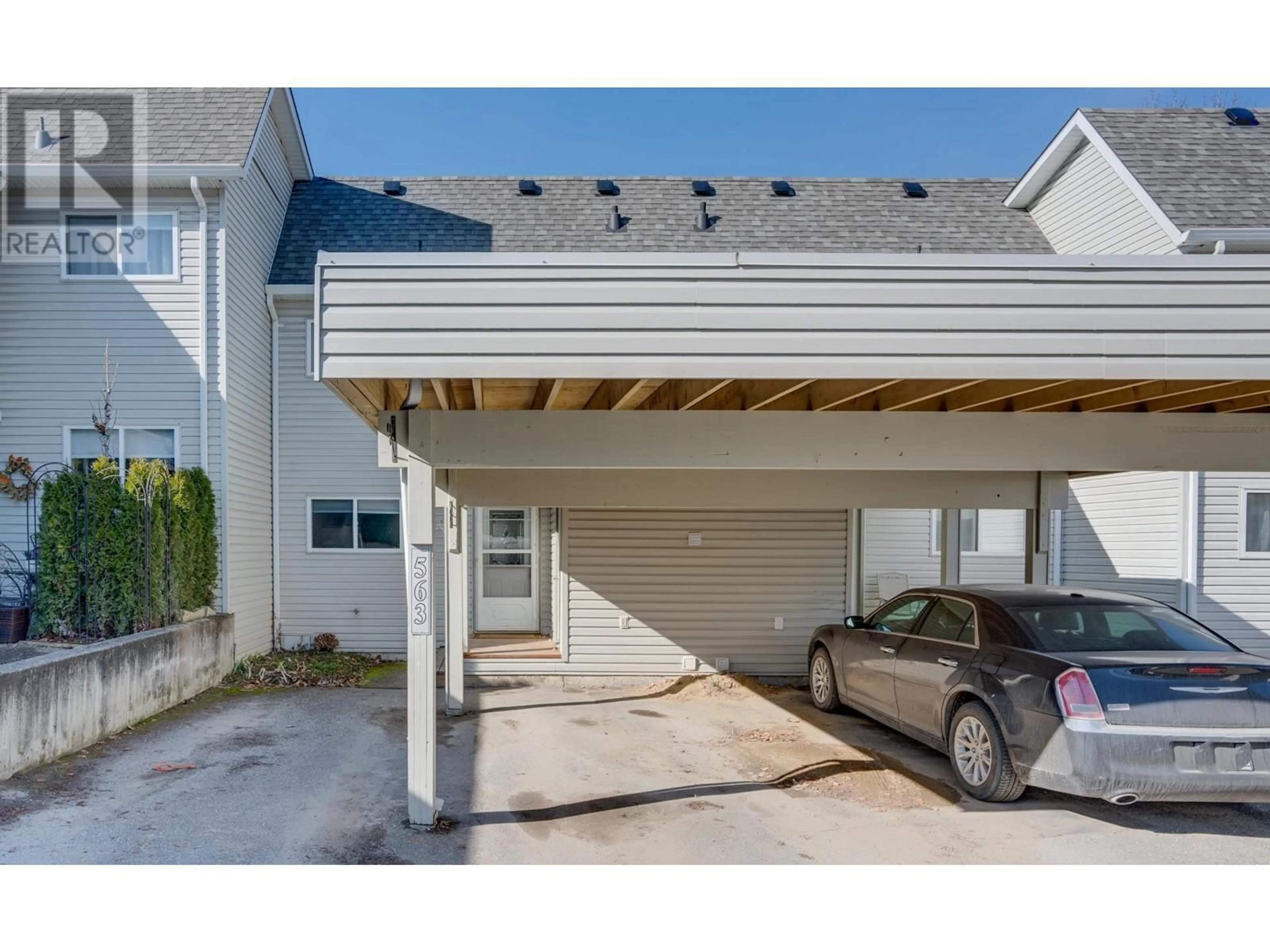 Indoor garage for 563 24 STREET NORTHEAST, Salmon Arm British Columbia V1E2K2