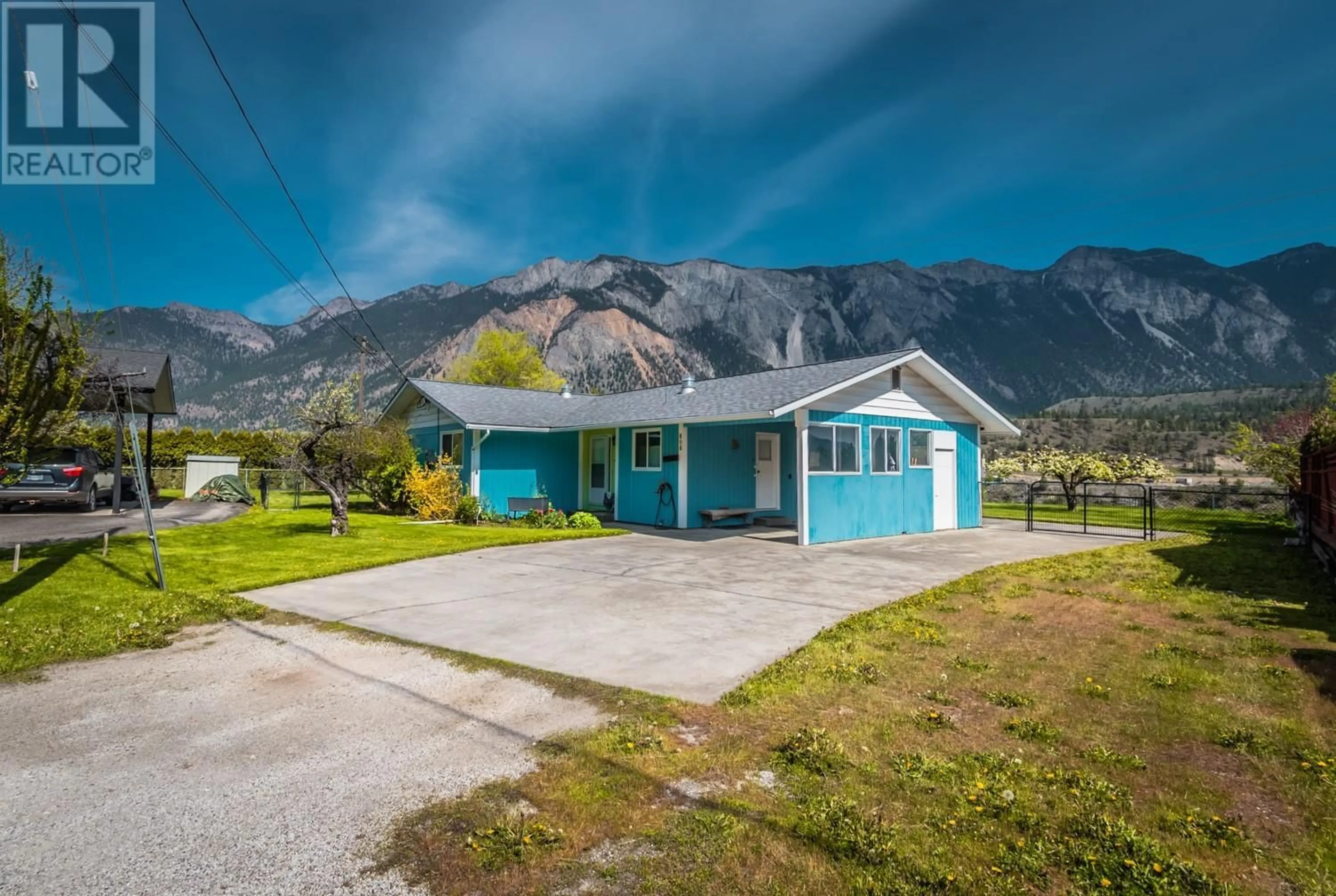 A pic from outside/outdoor area/front of a property/back of a property/a pic from drone, mountain view for 808 ORCHARD DRIVE, Lillooet British Columbia V0K1V0