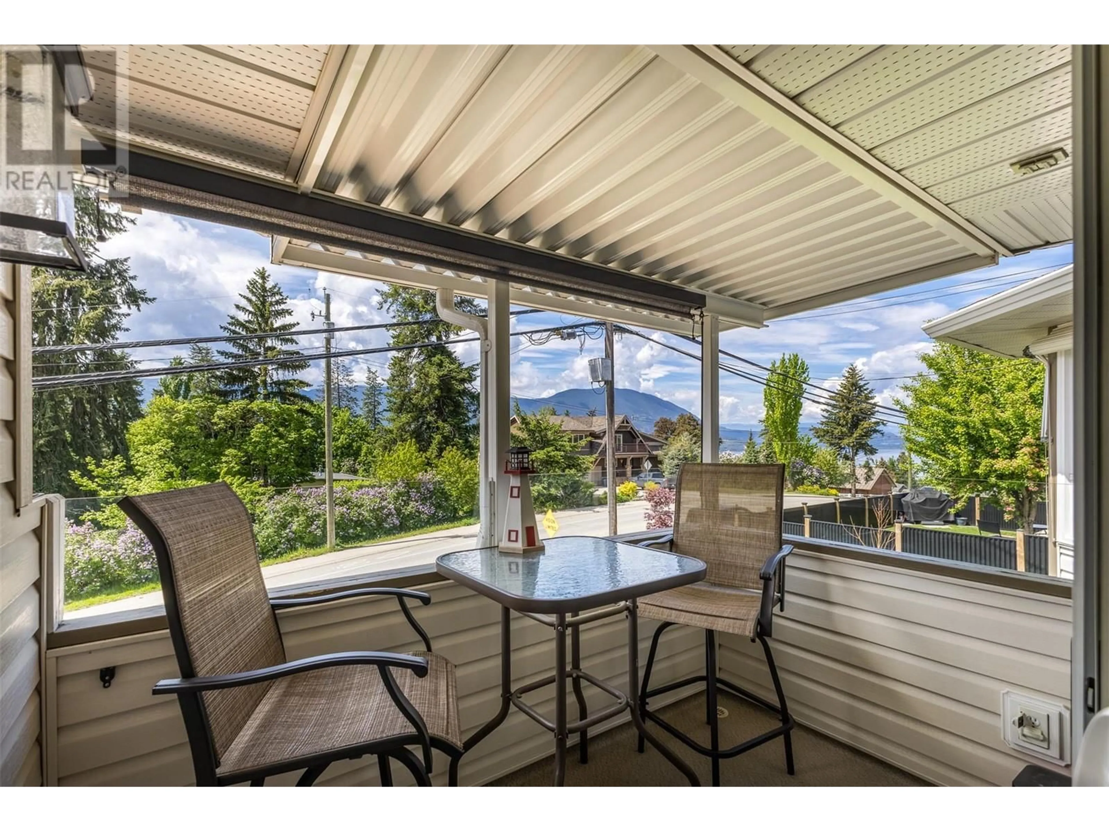 Patio, mountain view for 590 20 STREET SOUTHEAST, Salmon Arm British Columbia V1E2J8