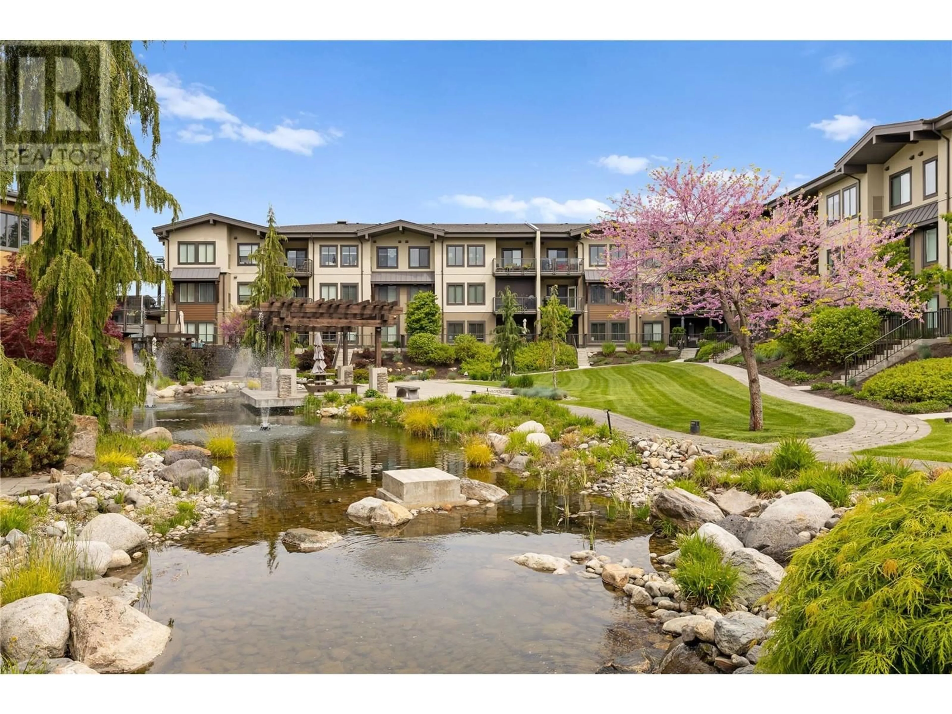 Patio, water/lake/river/ocean view for 121 - 4380 LAKESHORE ROAD, Kelowna British Columbia V1W5N3