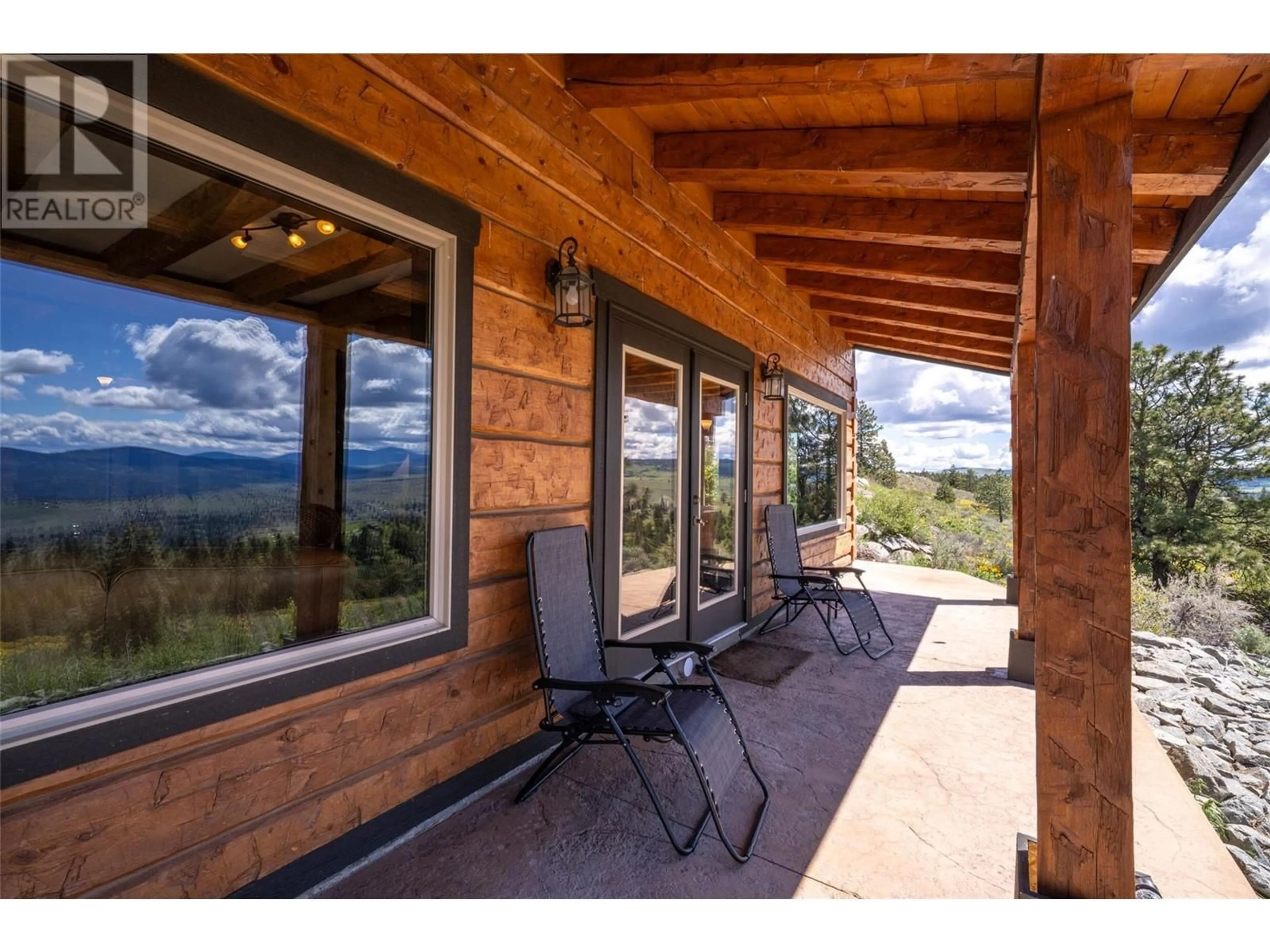 Patio, mountain view for 137 CARIBOU POINT, Osoyoos British Columbia V0H1V6