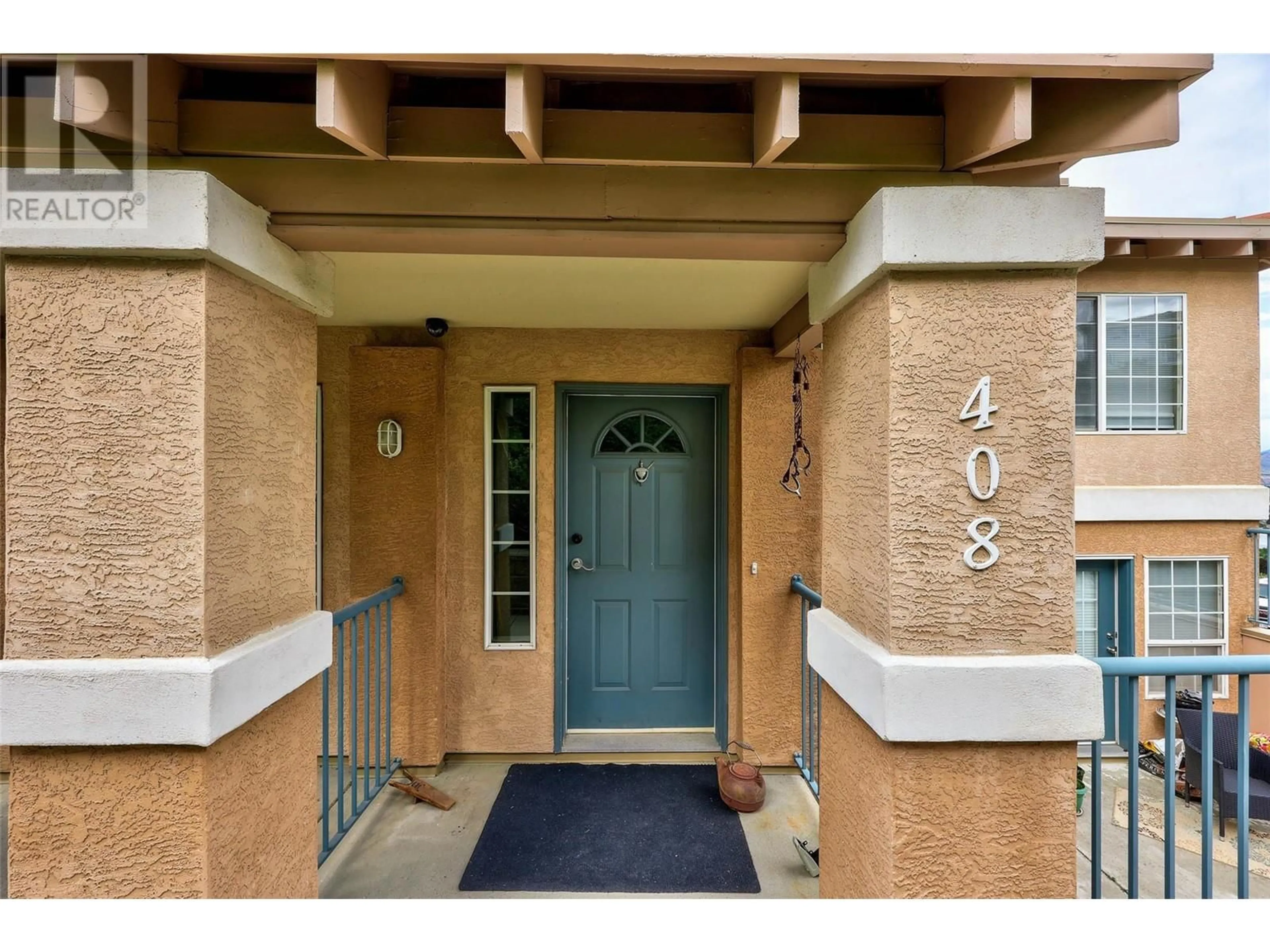 Indoor entryway for 408 - 875 SAHALI TERRACE, Kamloops British Columbia V2C6W8