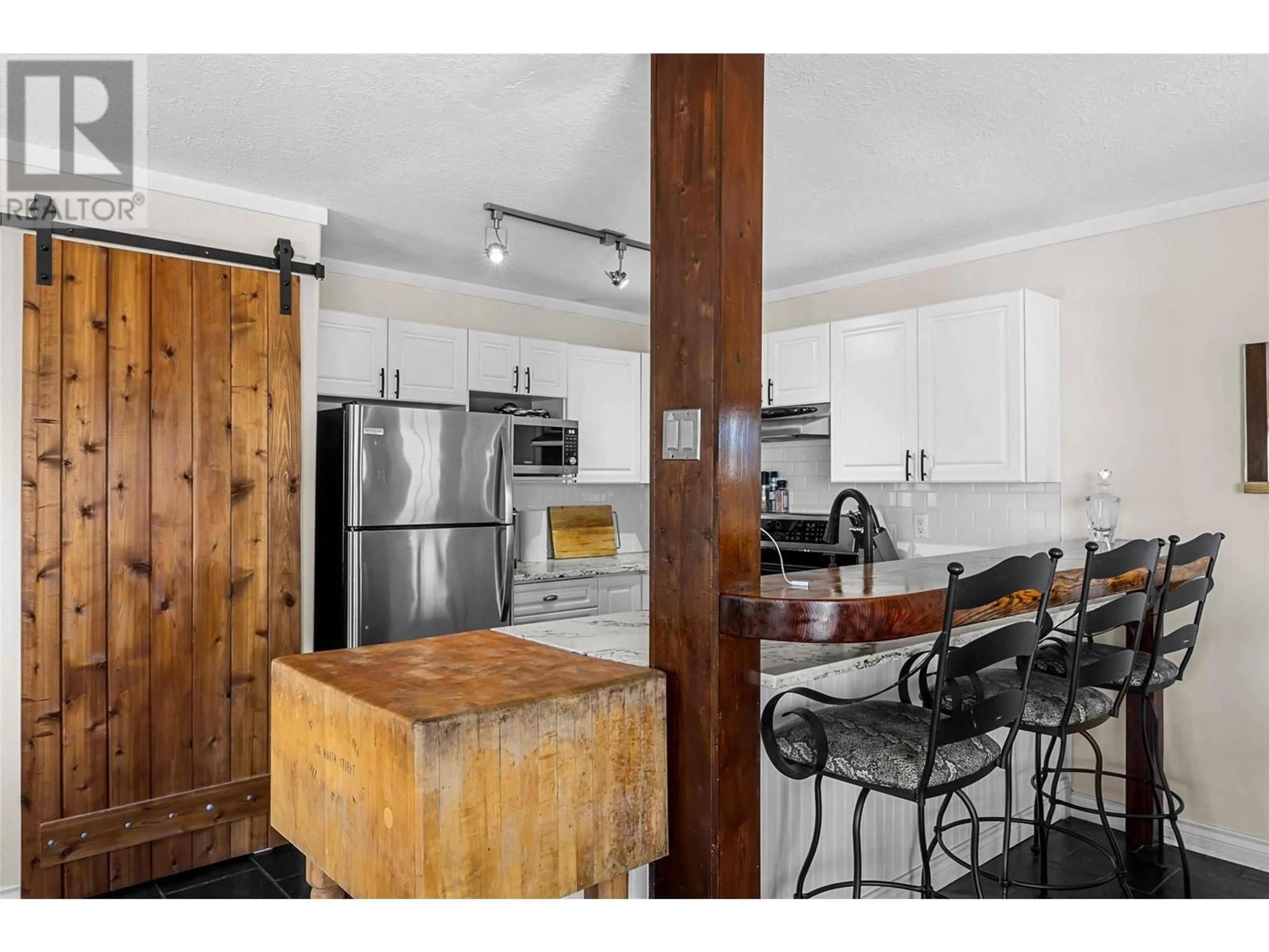 Open concept kitchen, unknown for 408 - 875 SAHALI TERRACE, Kamloops British Columbia V2C6W8