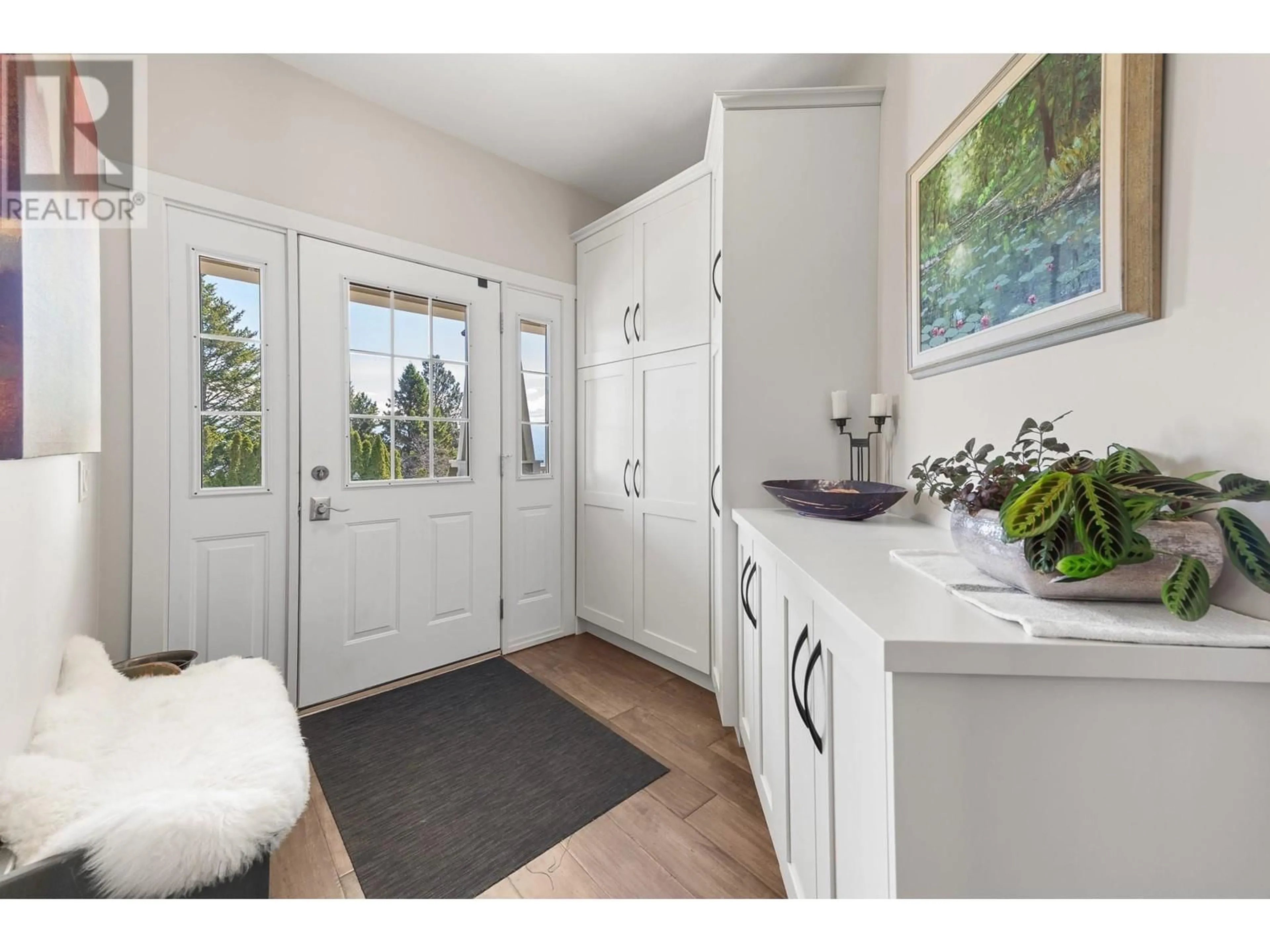 Indoor entryway for 1590 WEST KELOWNA ROAD, West Kelowna British Columbia V1Z3H5