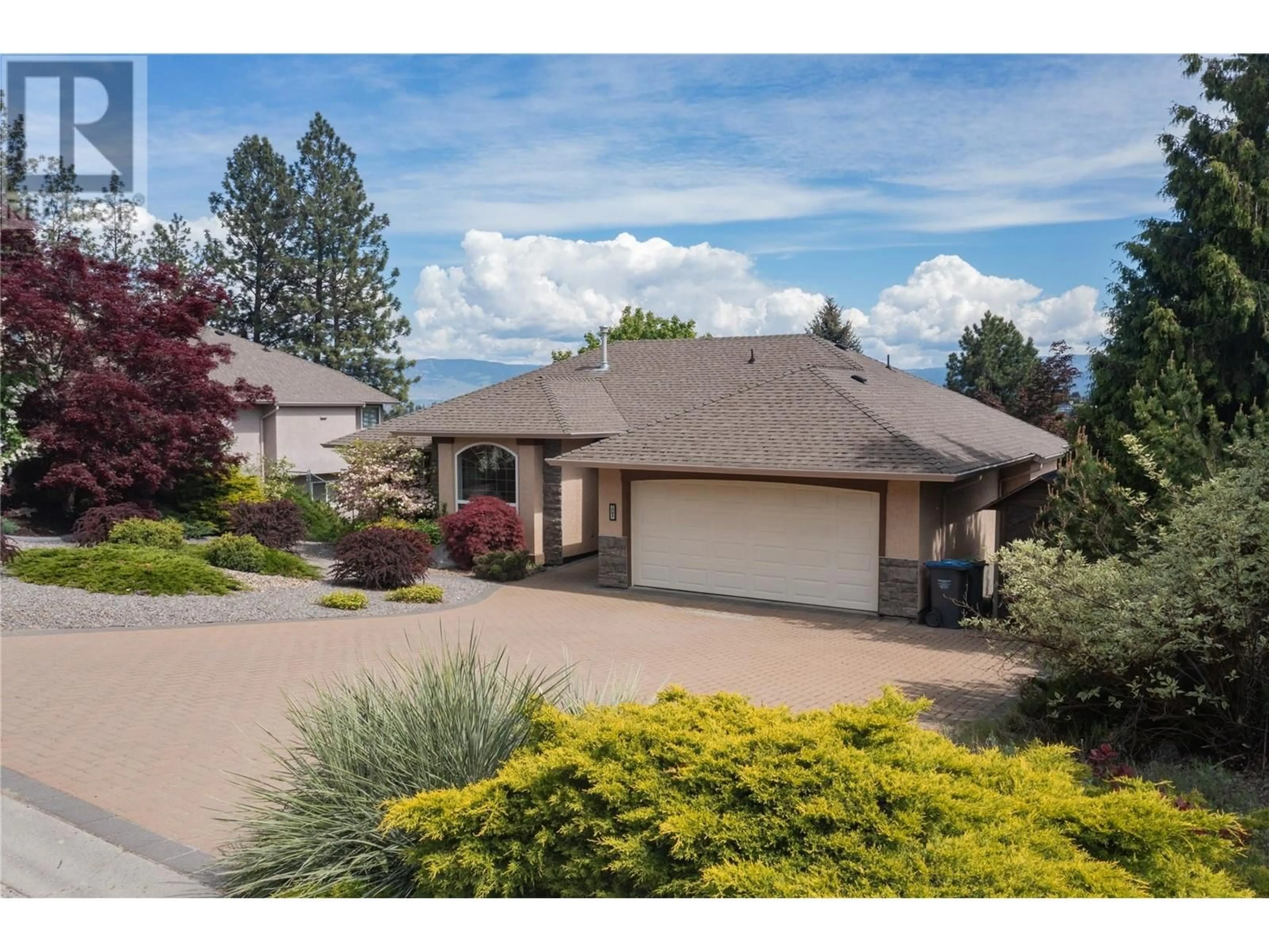 A pic from outside/outdoor area/front of a property/back of a property/a pic from drone, unknown for 2081 HORIZON DRIVE, West Kelowna British Columbia V1Z3Y5