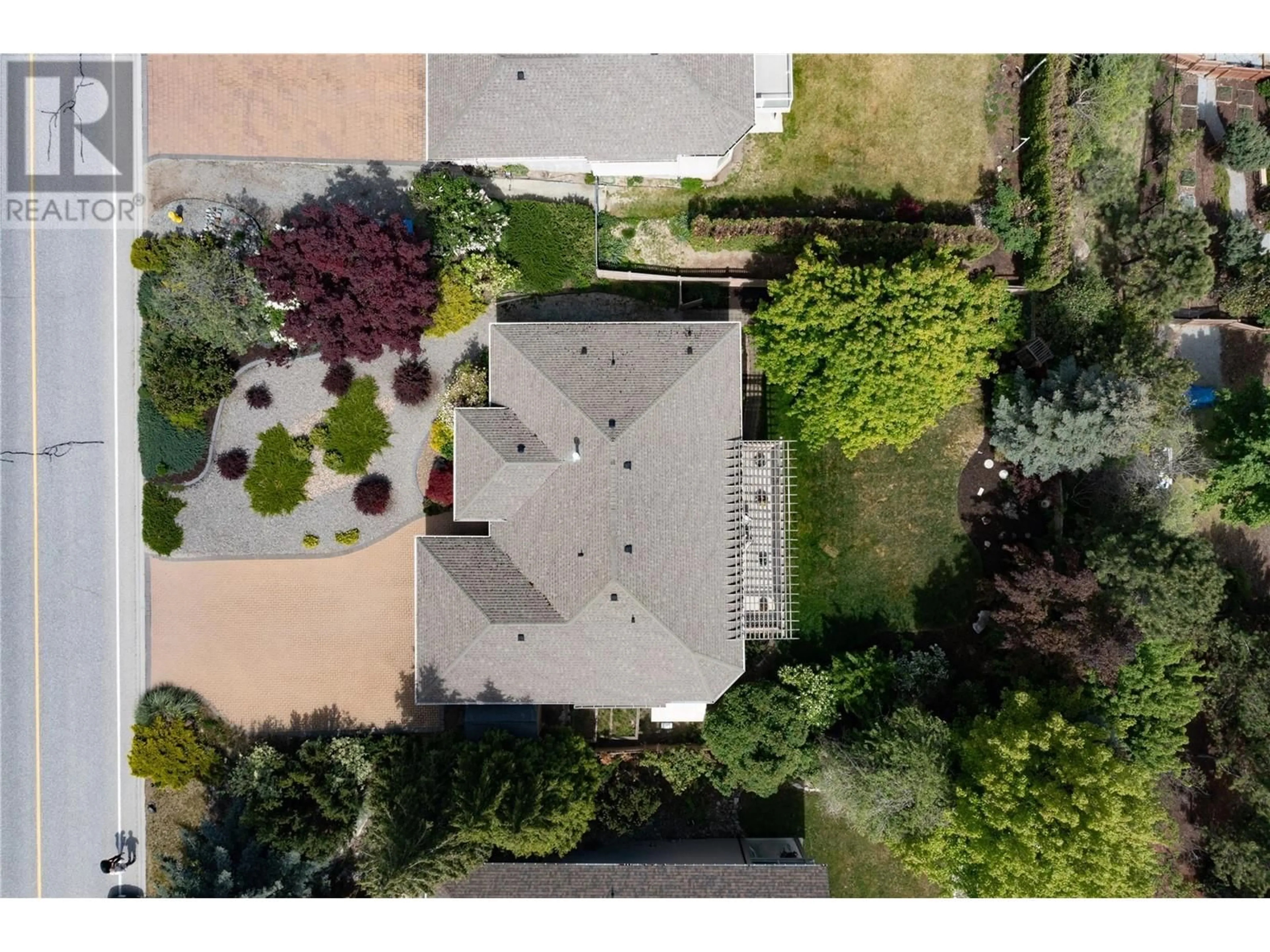 A pic from outside/outdoor area/front of a property/back of a property/a pic from drone, street for 2081 HORIZON DRIVE, West Kelowna British Columbia V1Z3Y5