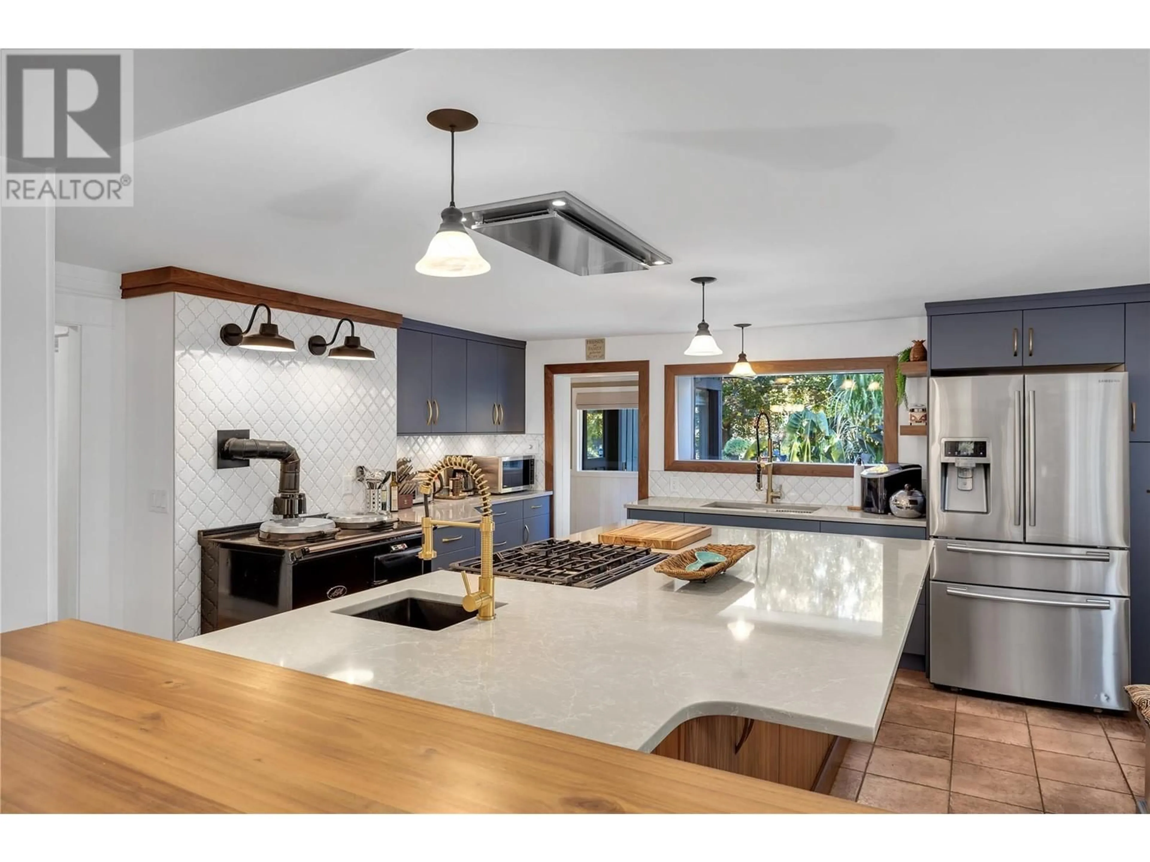 Open concept kitchen, unknown for 863 CORONADO CRESCENT, Kelowna British Columbia V1W2K3