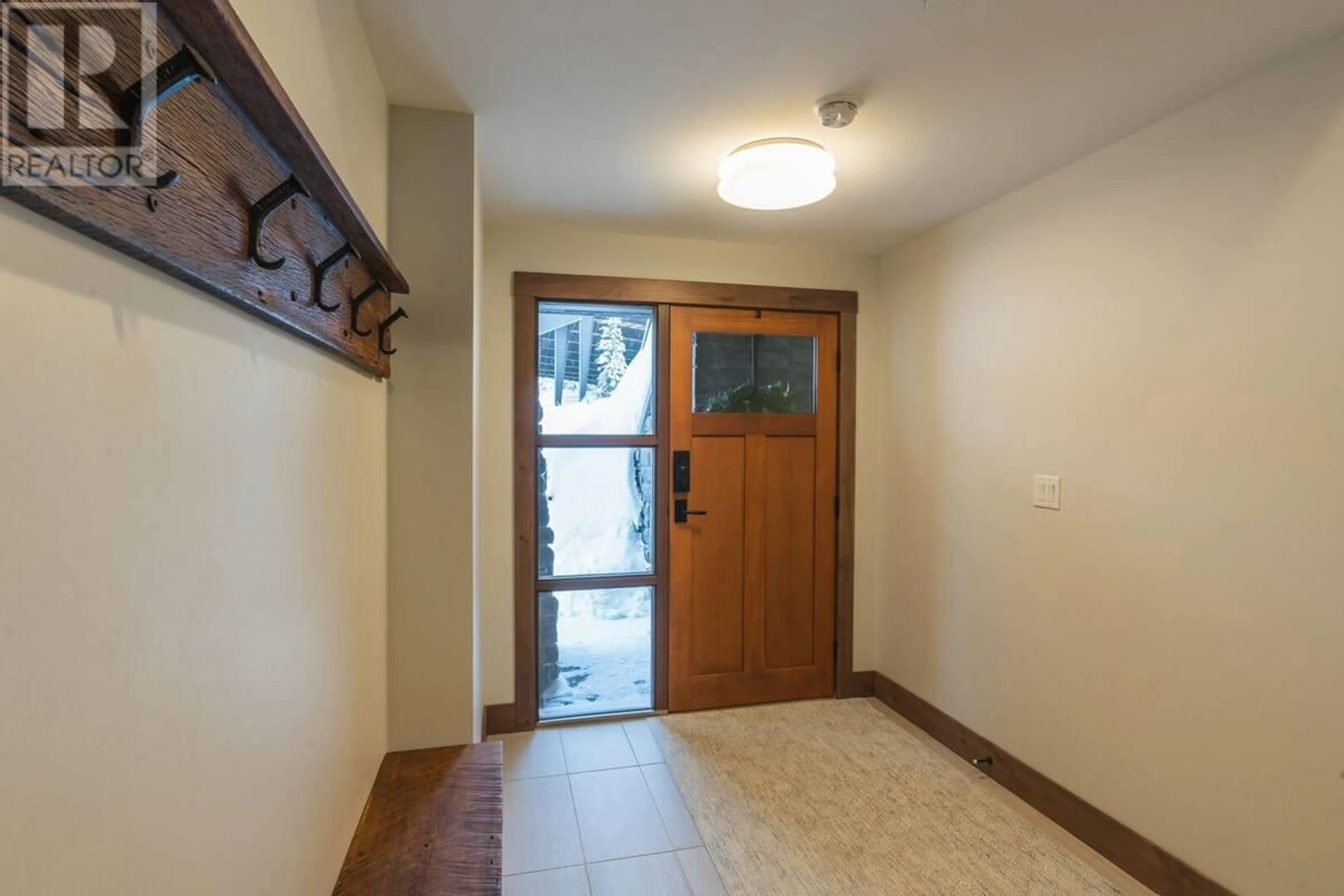 Indoor entryway for 1 - 3280 VILLAGE WAY, Sun Peaks British Columbia V0E5N0