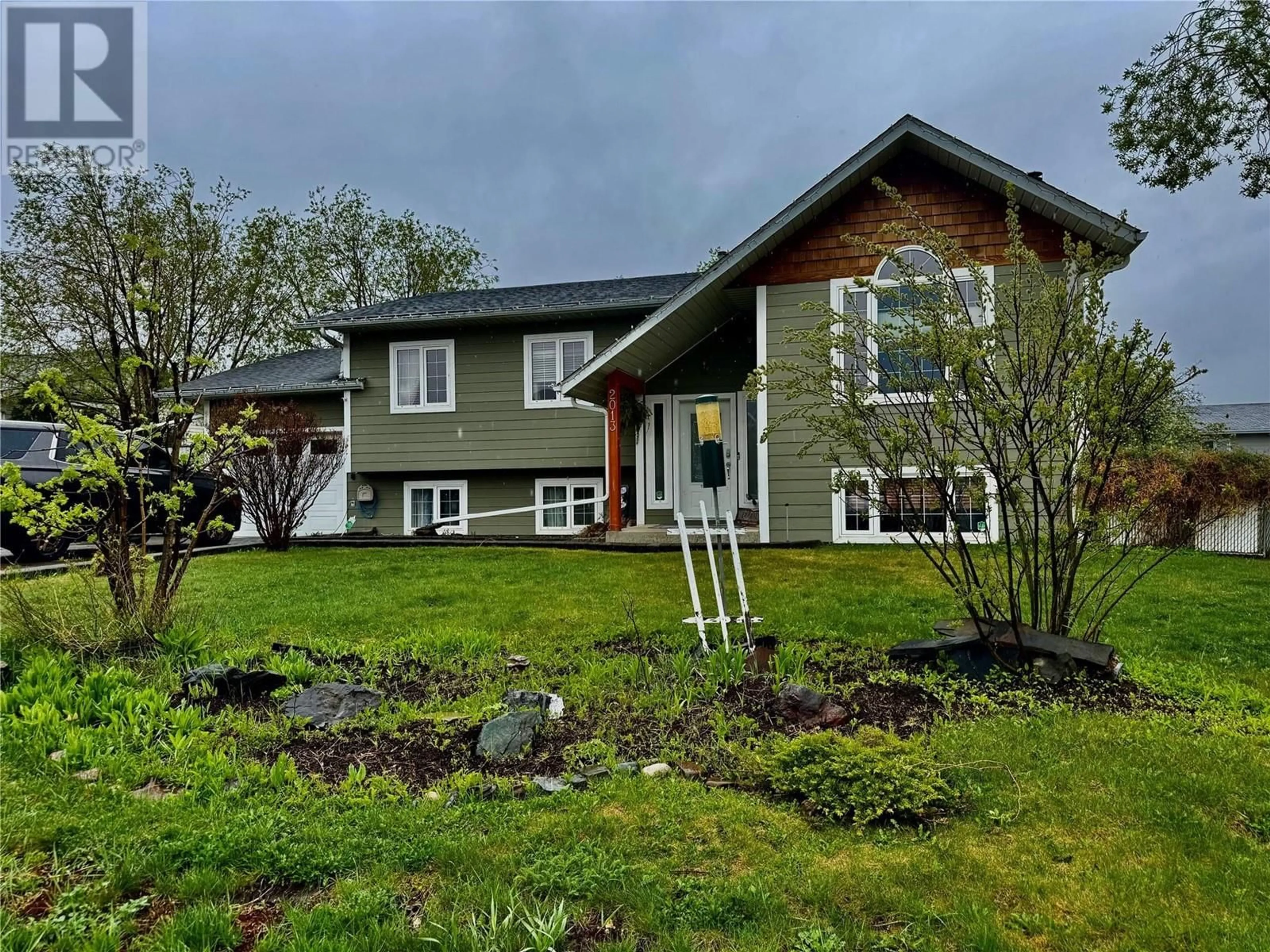 Home with vinyl exterior material, unknown for 2013 87A AVENUE, Dawson Creek British Columbia V1G4W5
