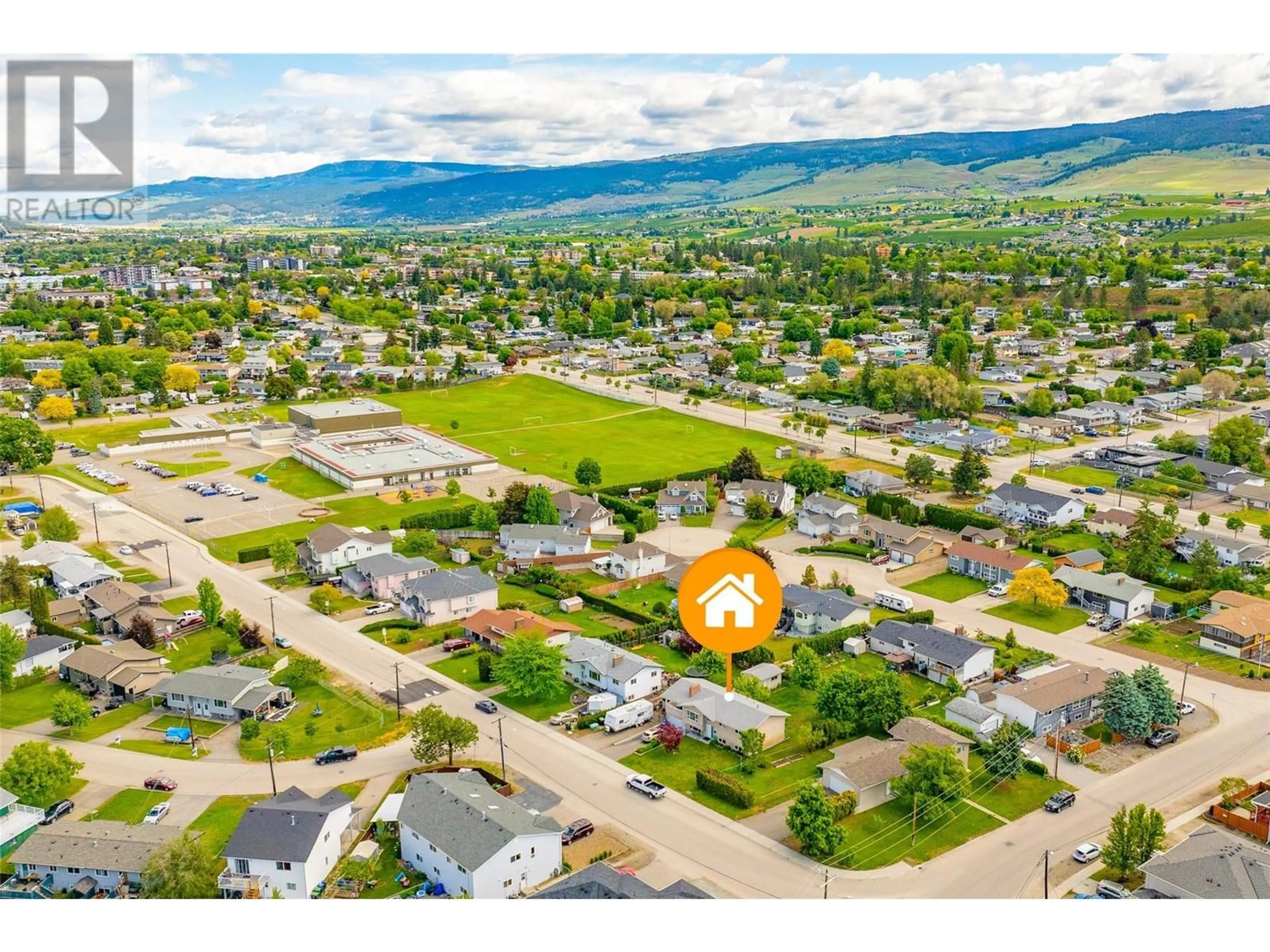 A pic from outside/outdoor area/front of a property/back of a property/a pic from drone, mountain view for 865 KITCH ROAD, Kelowna British Columbia V1X5V8