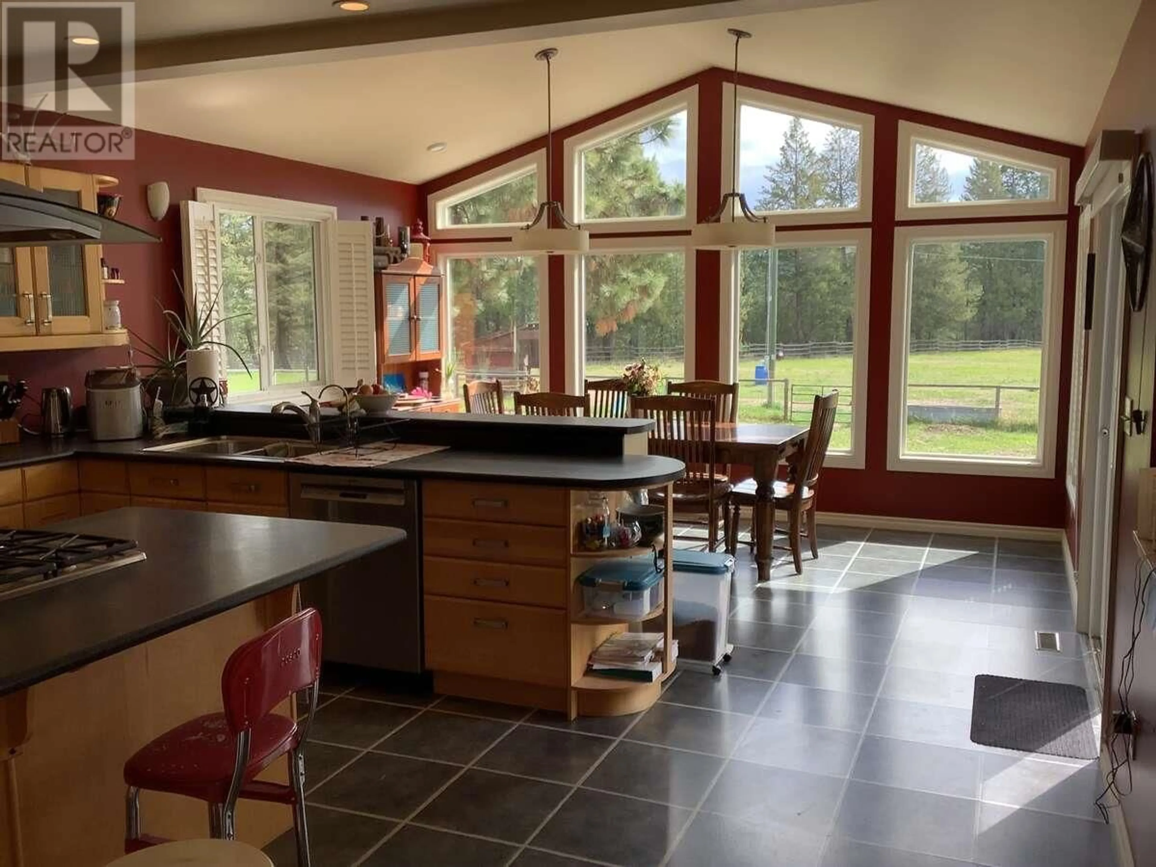 Open concept kitchen, ceramic/tile floor for 5121 MISSION ROAD, Cranbrook British Columbia V1C7B7