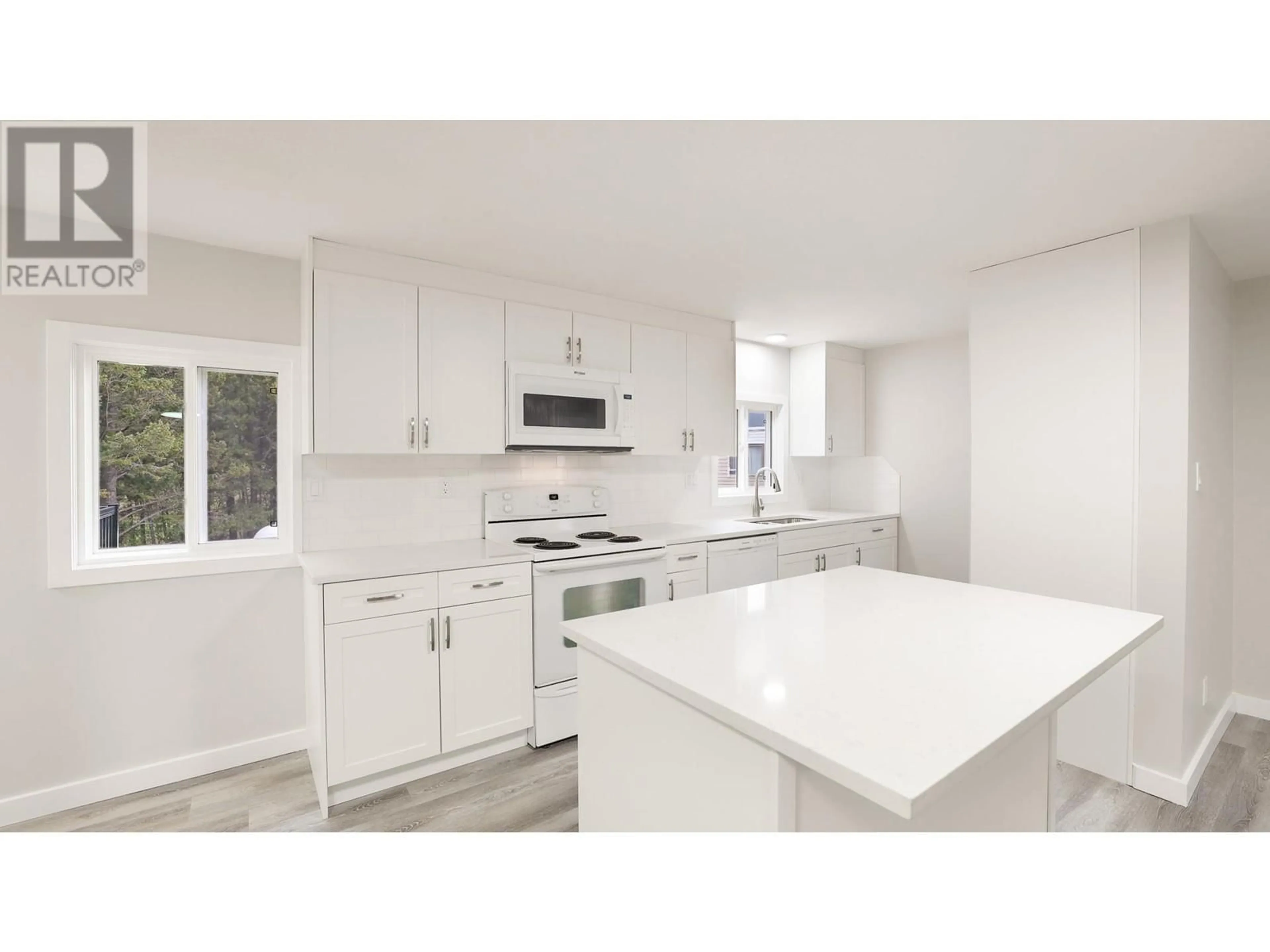Open concept kitchen, ceramic/tile floor for 26 - 4775 WOOD LANE, Windermere British Columbia V0B2L2