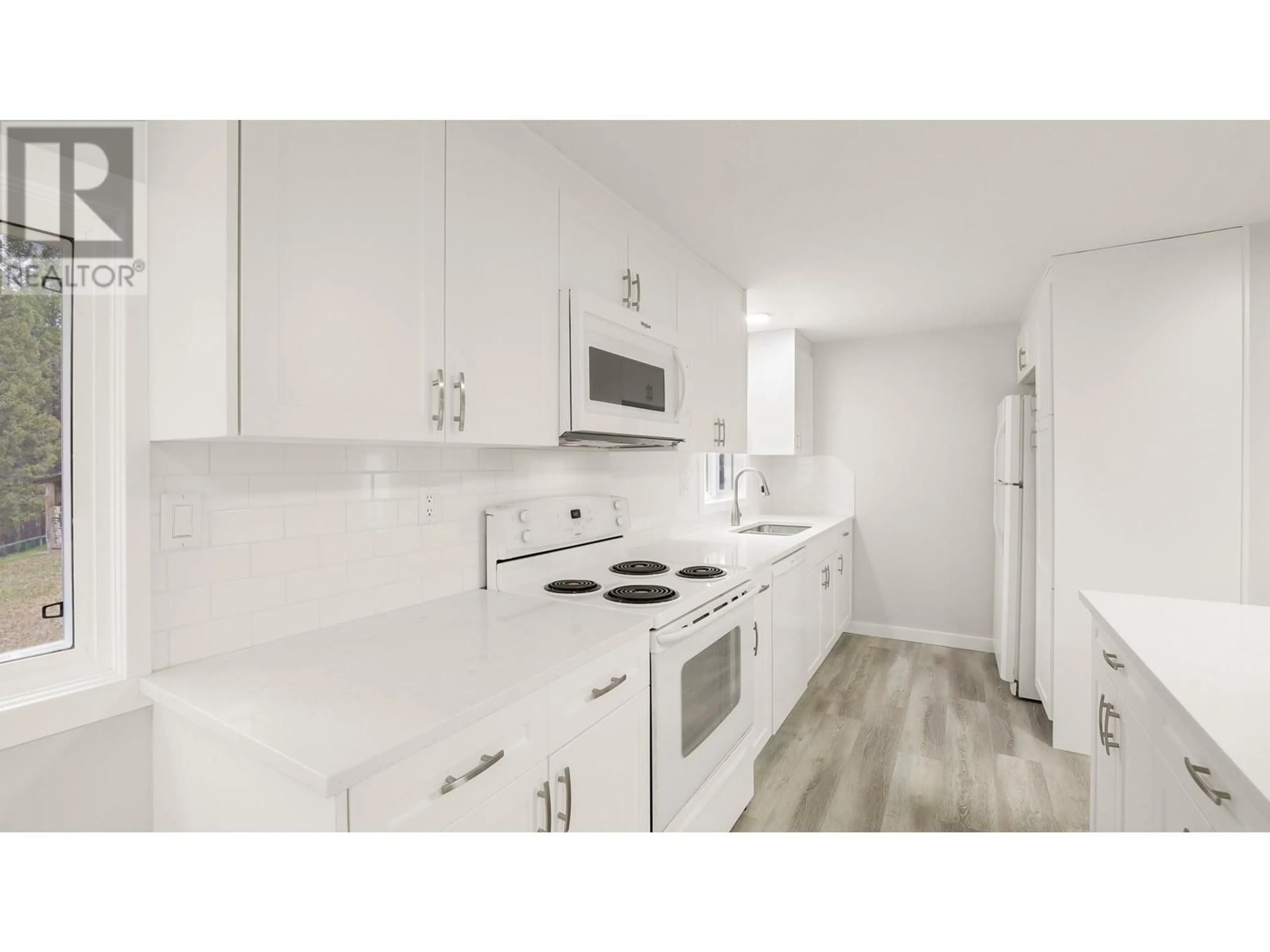 Standard kitchen, wood/laminate floor for 26 - 4775 WOOD LANE, Windermere British Columbia V0B2L2