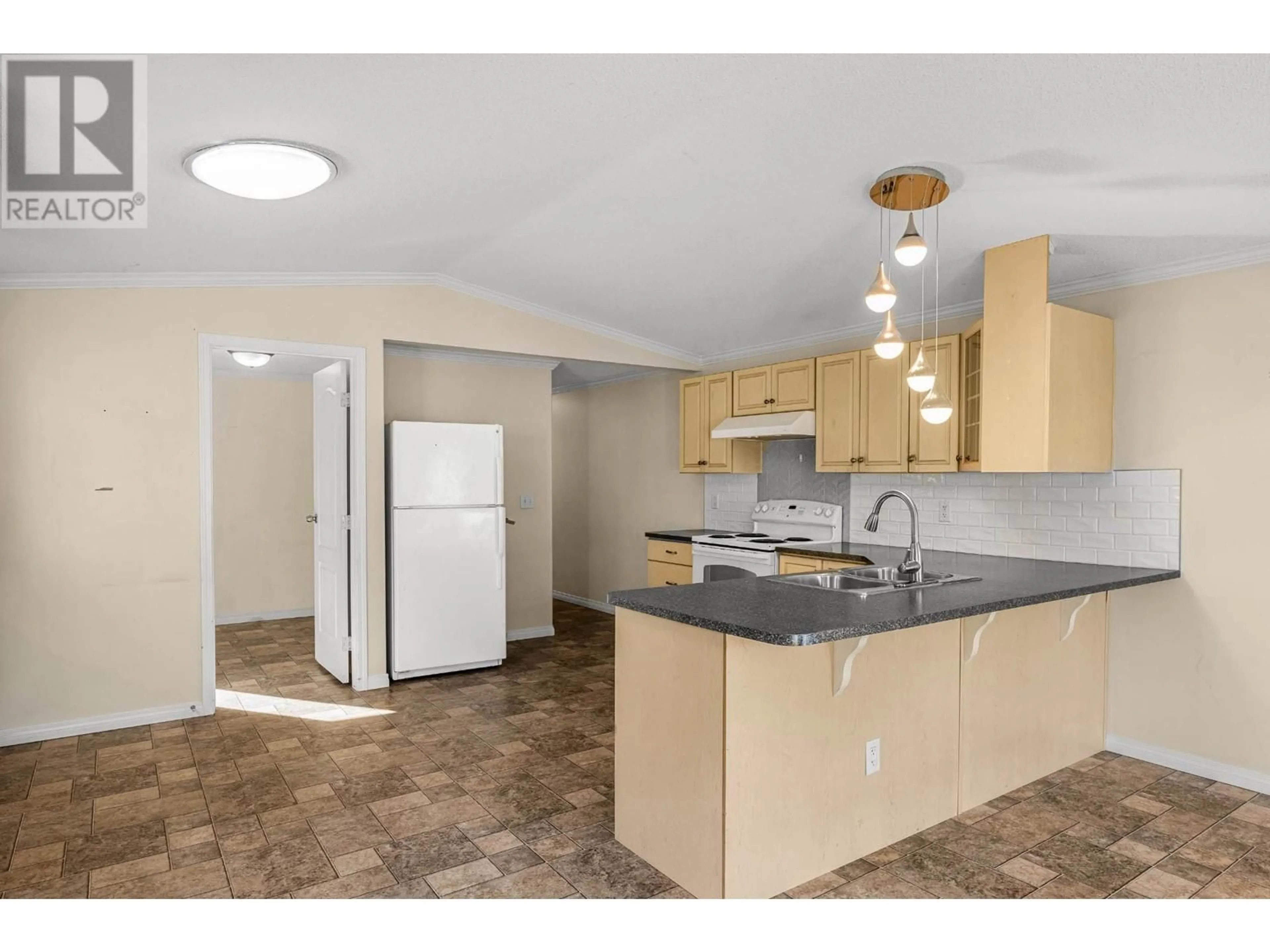 Standard kitchen, unknown for 18M - 18 MARS DRIVE, Kamloops British Columbia V2B1B4