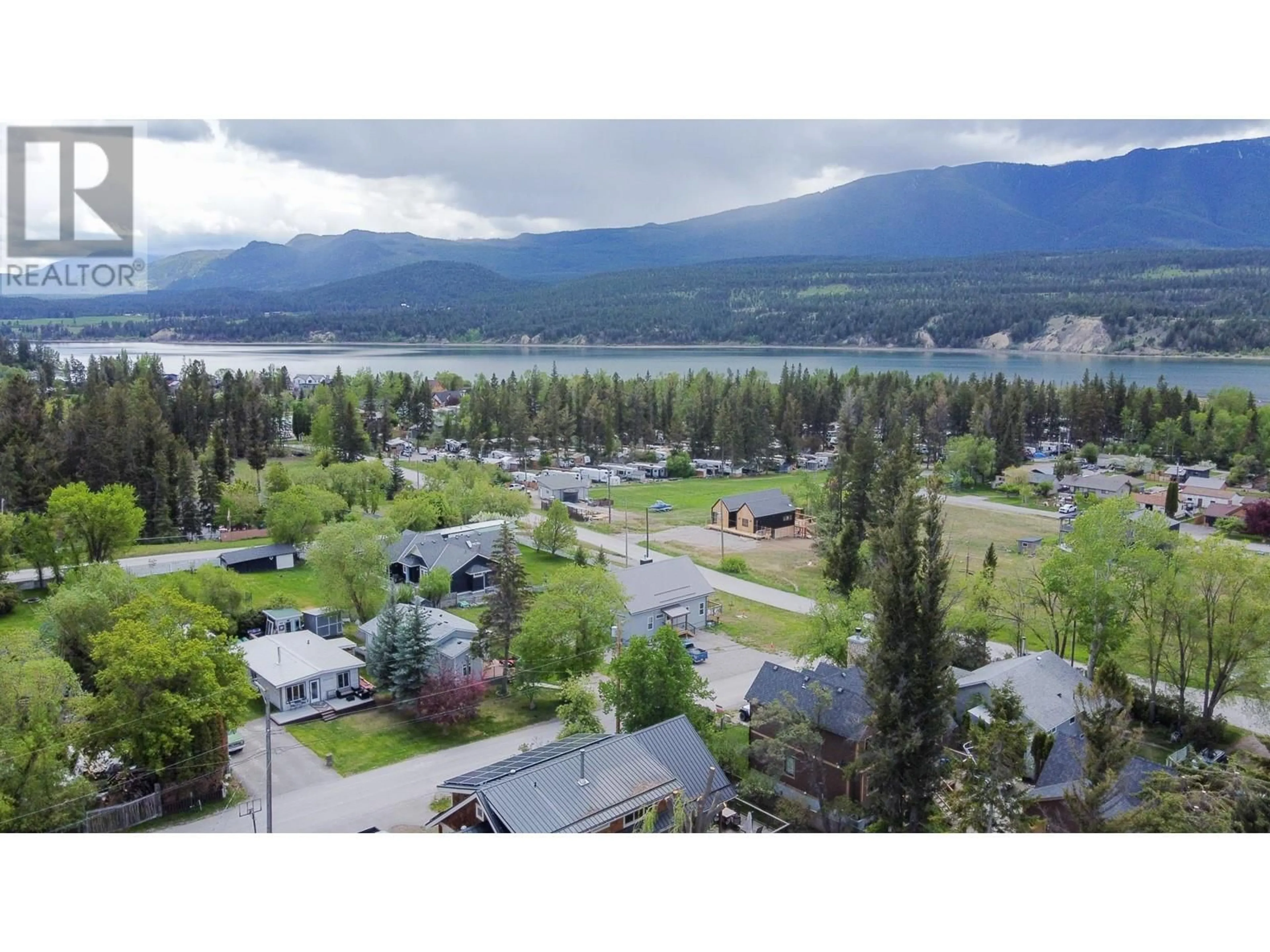 A pic from outside/outdoor area/front of a property/back of a property/a pic from drone, mountain view for 4710 GALENA STREET, Windermere British Columbia V0B2L2