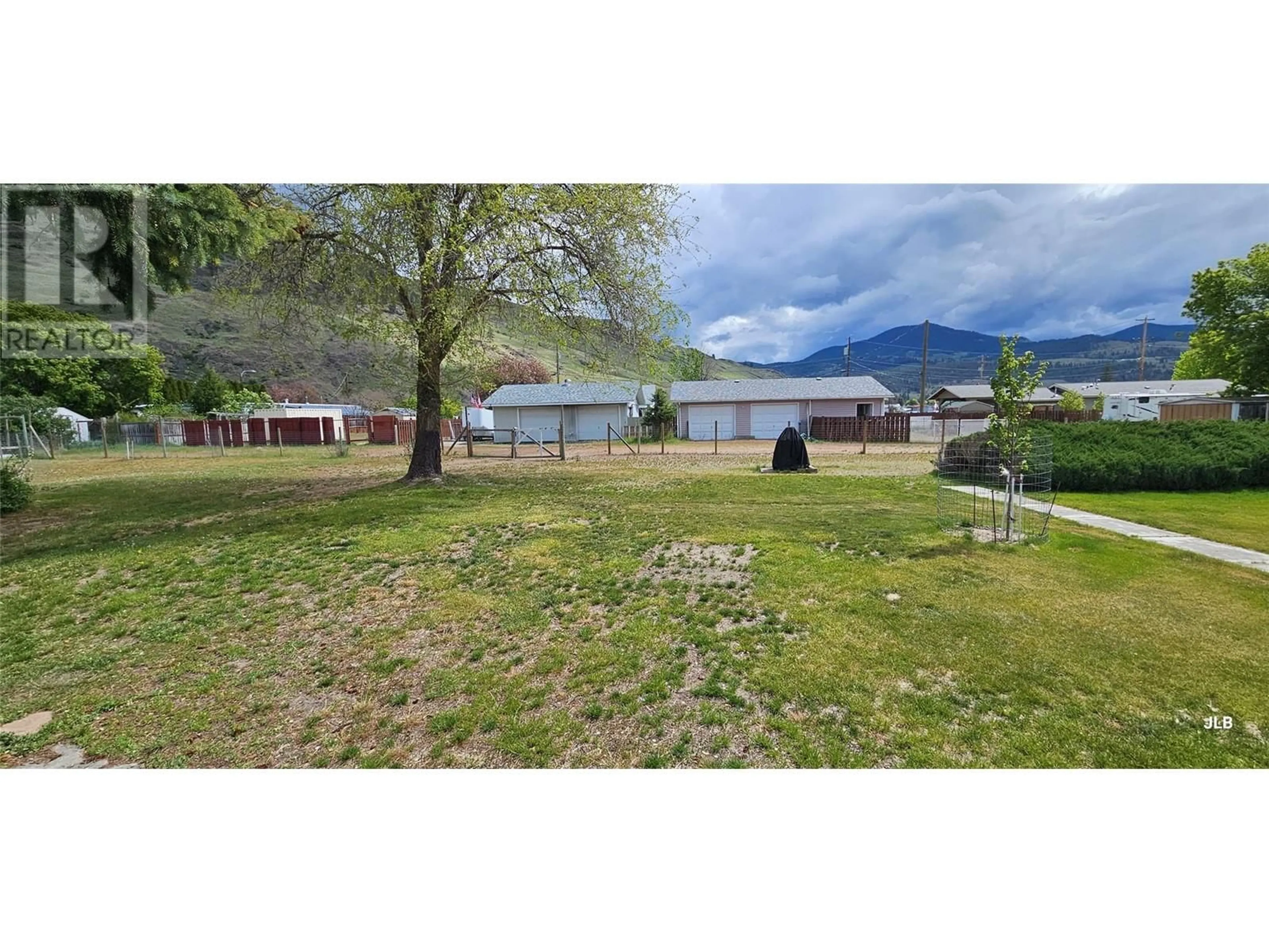 A pic from outside/outdoor area/front of a property/back of a property/a pic from drone, water/lake/river/ocean view for 808 DIVISION STREET, Midway British Columbia V0H1M0