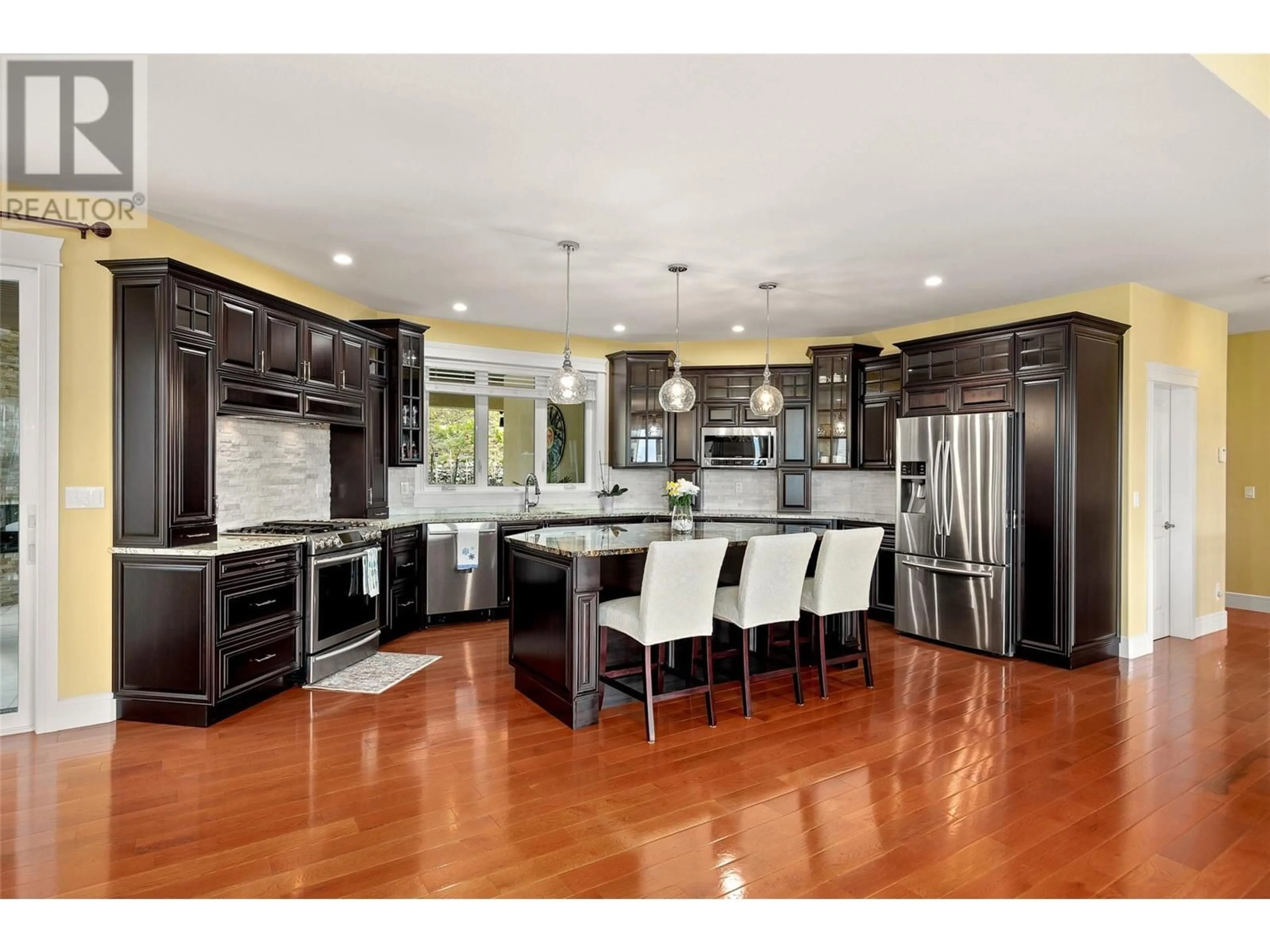 Open concept kitchen, unknown for 5661 JASPER WAY, Kelowna British Columbia V1W5l7