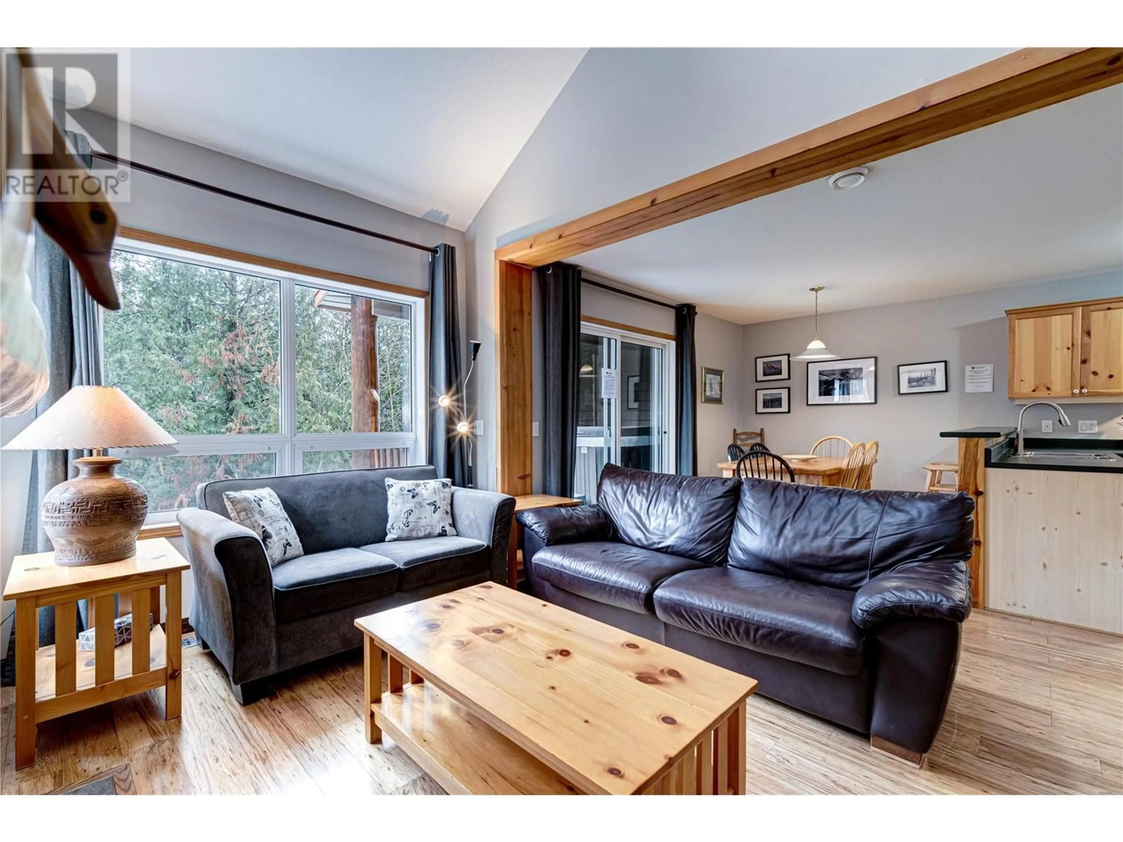 Living room with furniture, wood/laminate floor for 4 - 5423 BOOMERANG WAY, Fernie British Columbia V0B1M6