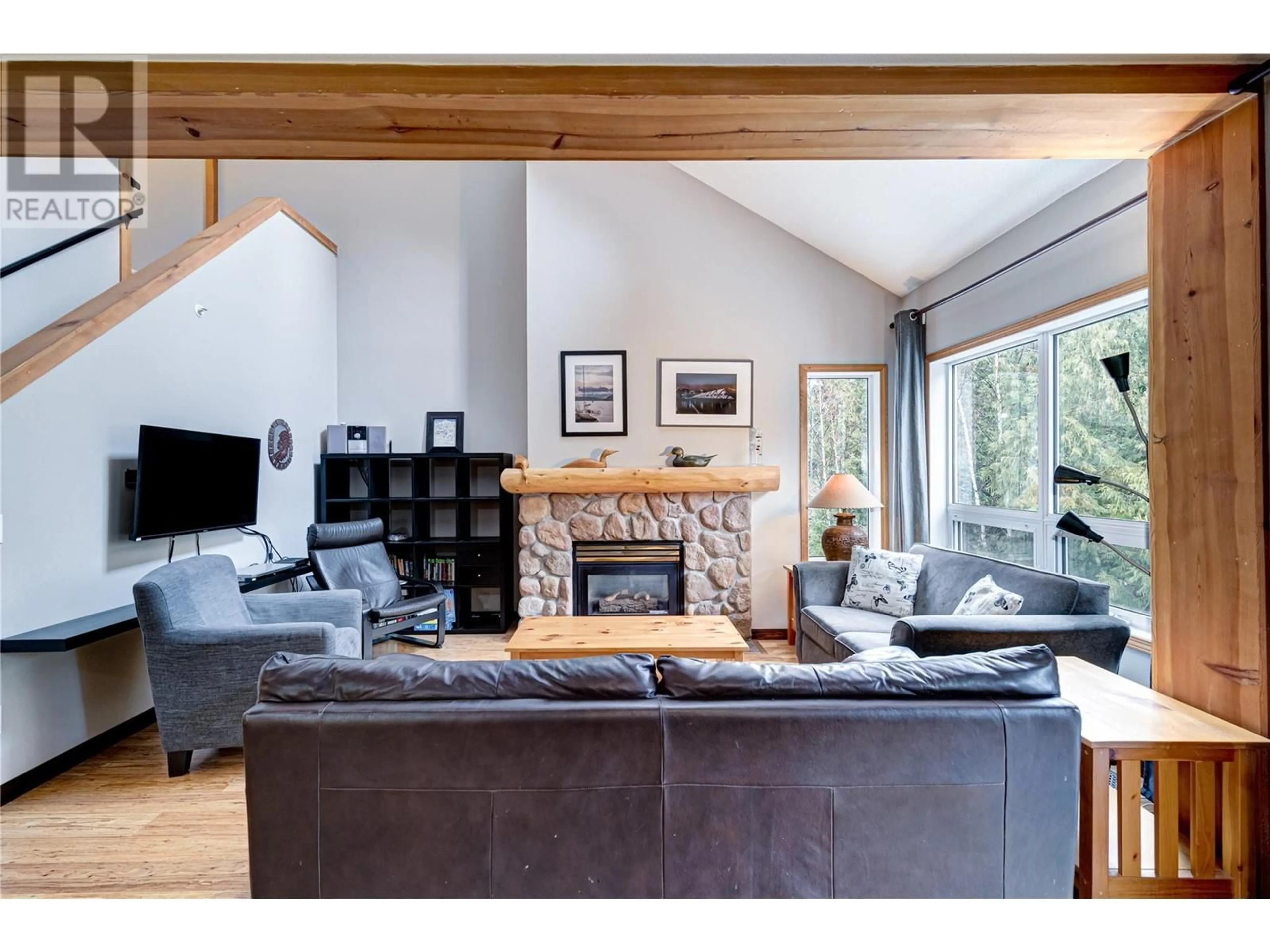 Living room with furniture, wood/laminate floor for 4 - 5423 BOOMERANG WAY, Fernie British Columbia V0B1M6