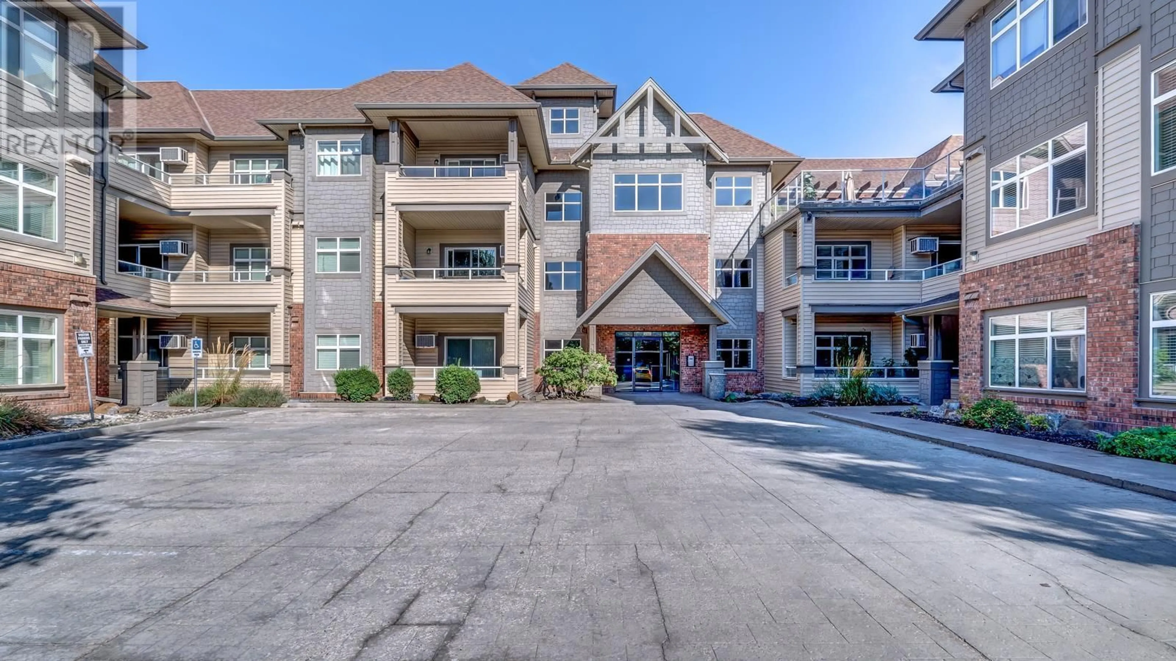 Unknown for 204 - 151 TAYLOR ROAD, Kelowna British Columbia V1X4G1