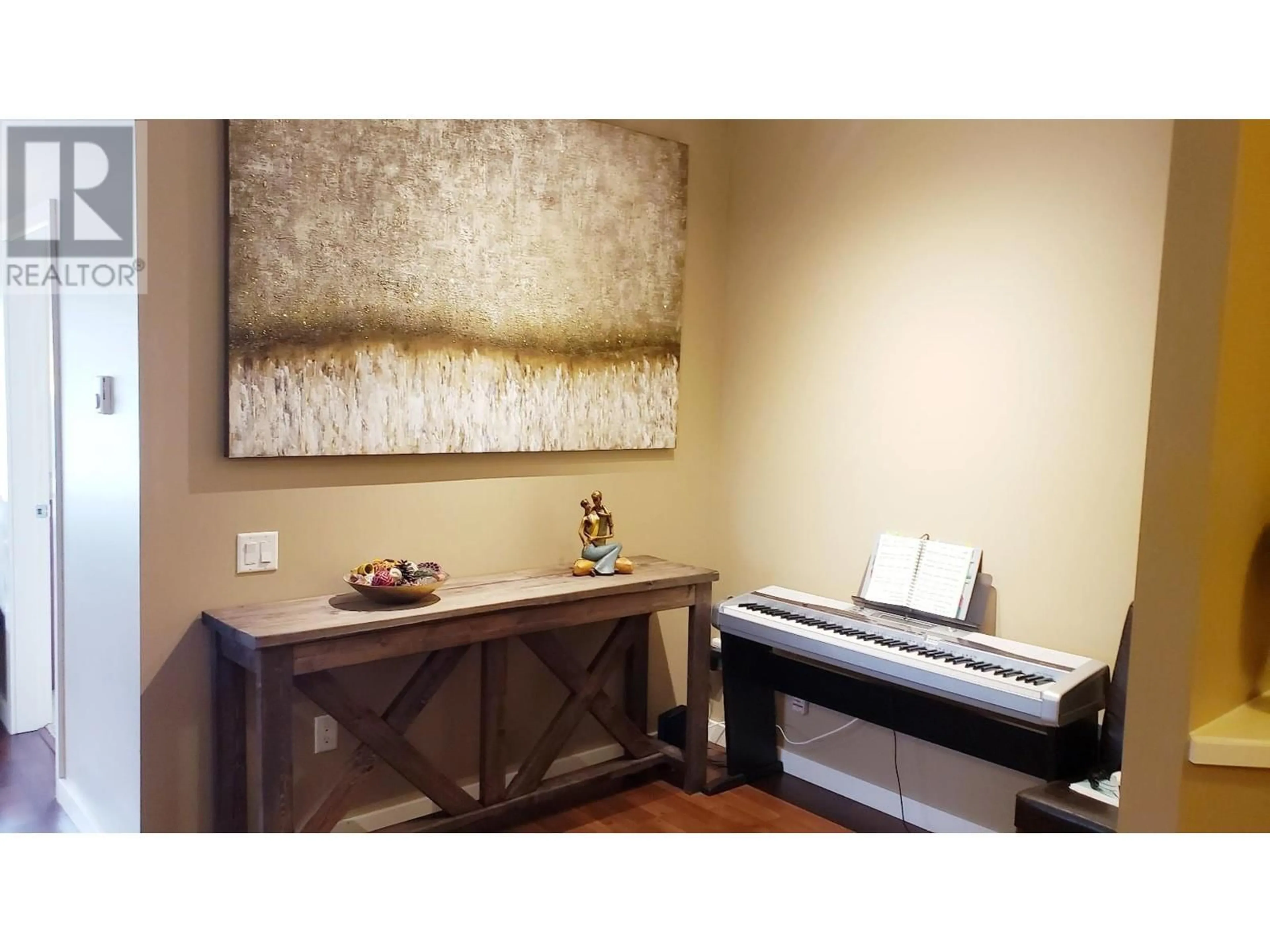 Unknown for 204 - 151 TAYLOR ROAD, Kelowna British Columbia V1X4G1