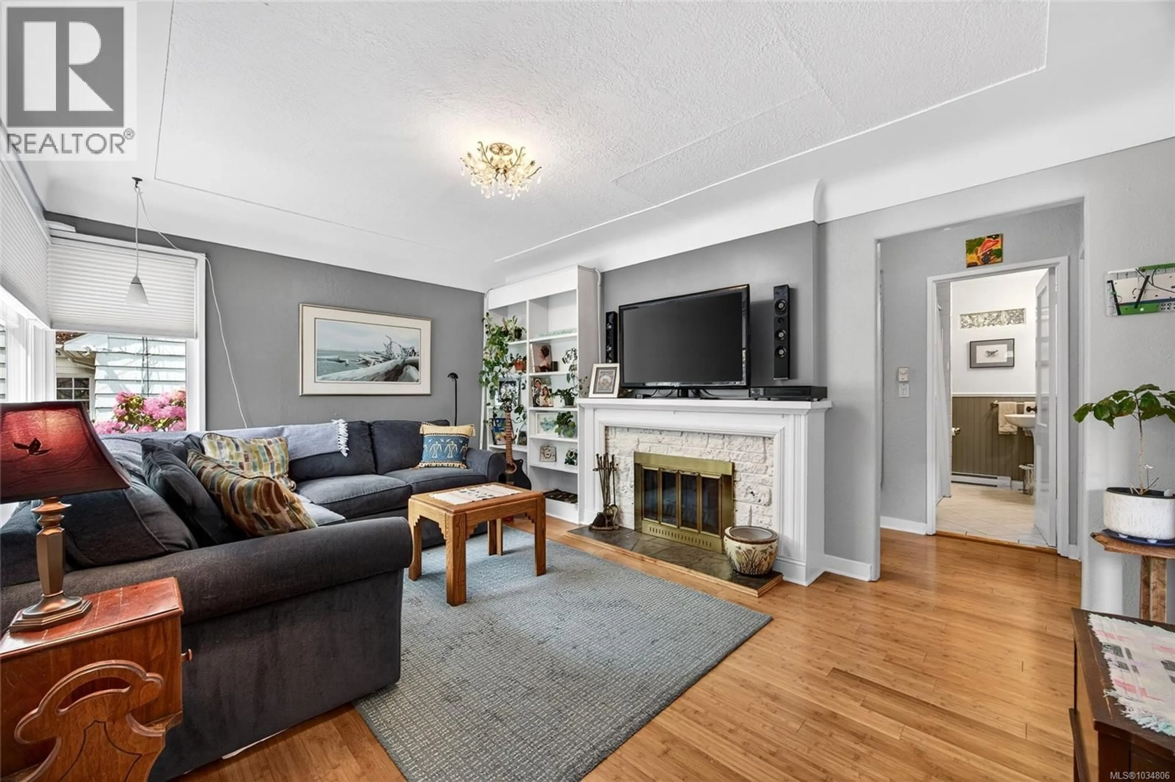 Living room with furniture, unknown for 415 DUNDAS STREET, Victoria British Columbia V9A3K1
