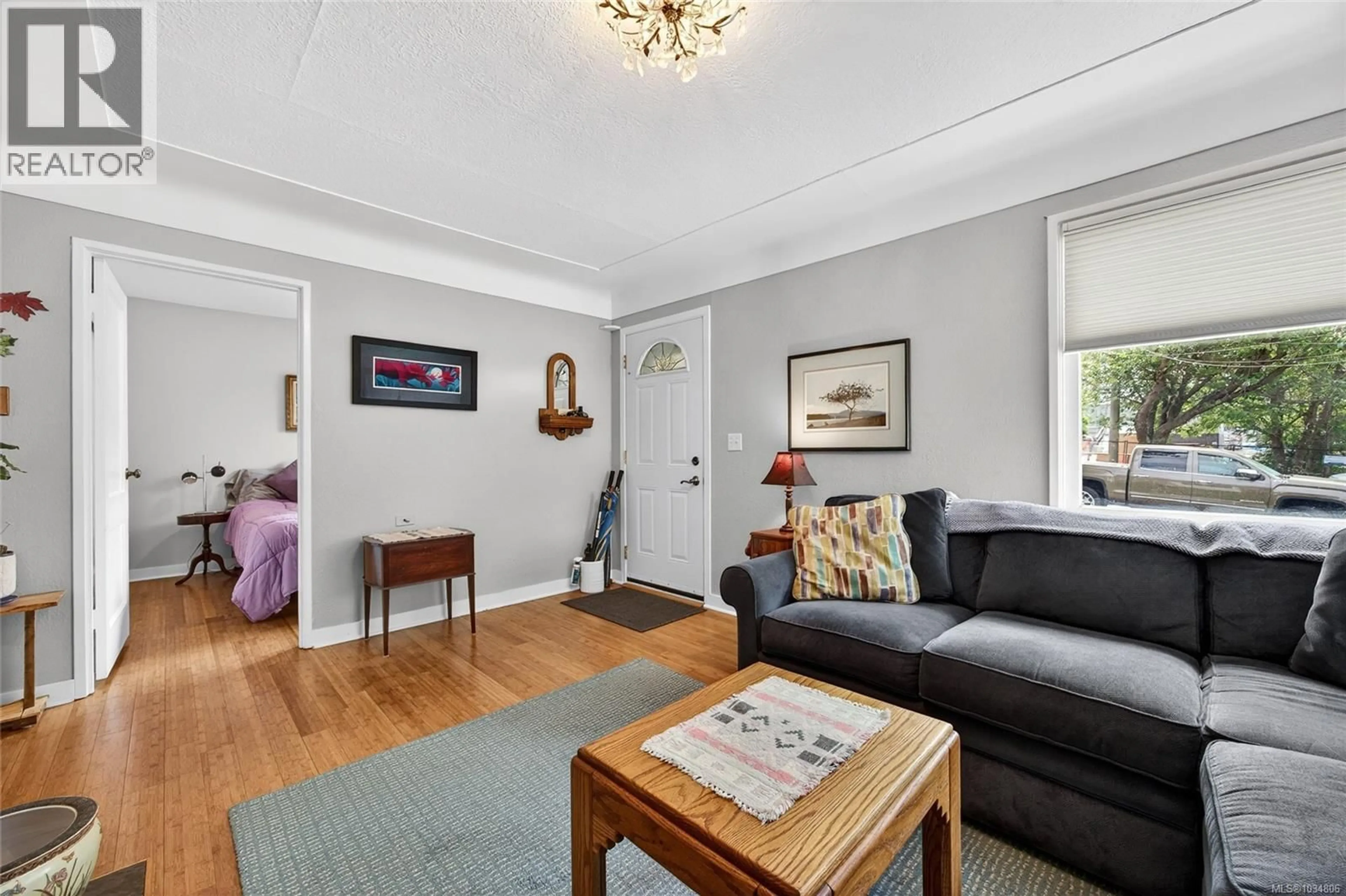Living room with furniture, unknown for 415 DUNDAS STREET, Victoria British Columbia V9A3K1