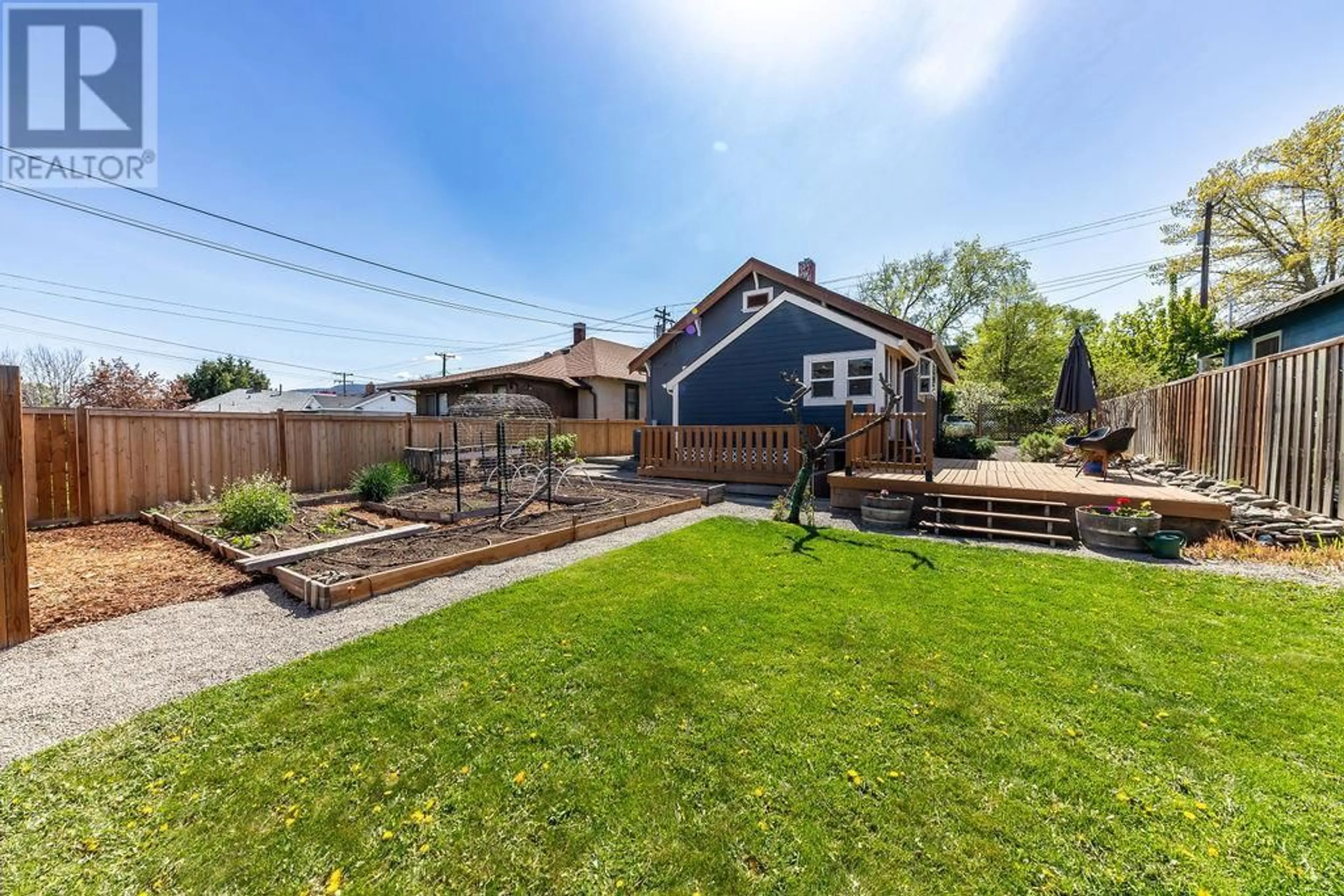 A pic from outside/outdoor area/front of a property/back of a property/a pic from drone, street for 786 ST PAUL STREET, Kamloops British Columbia V2C2K4