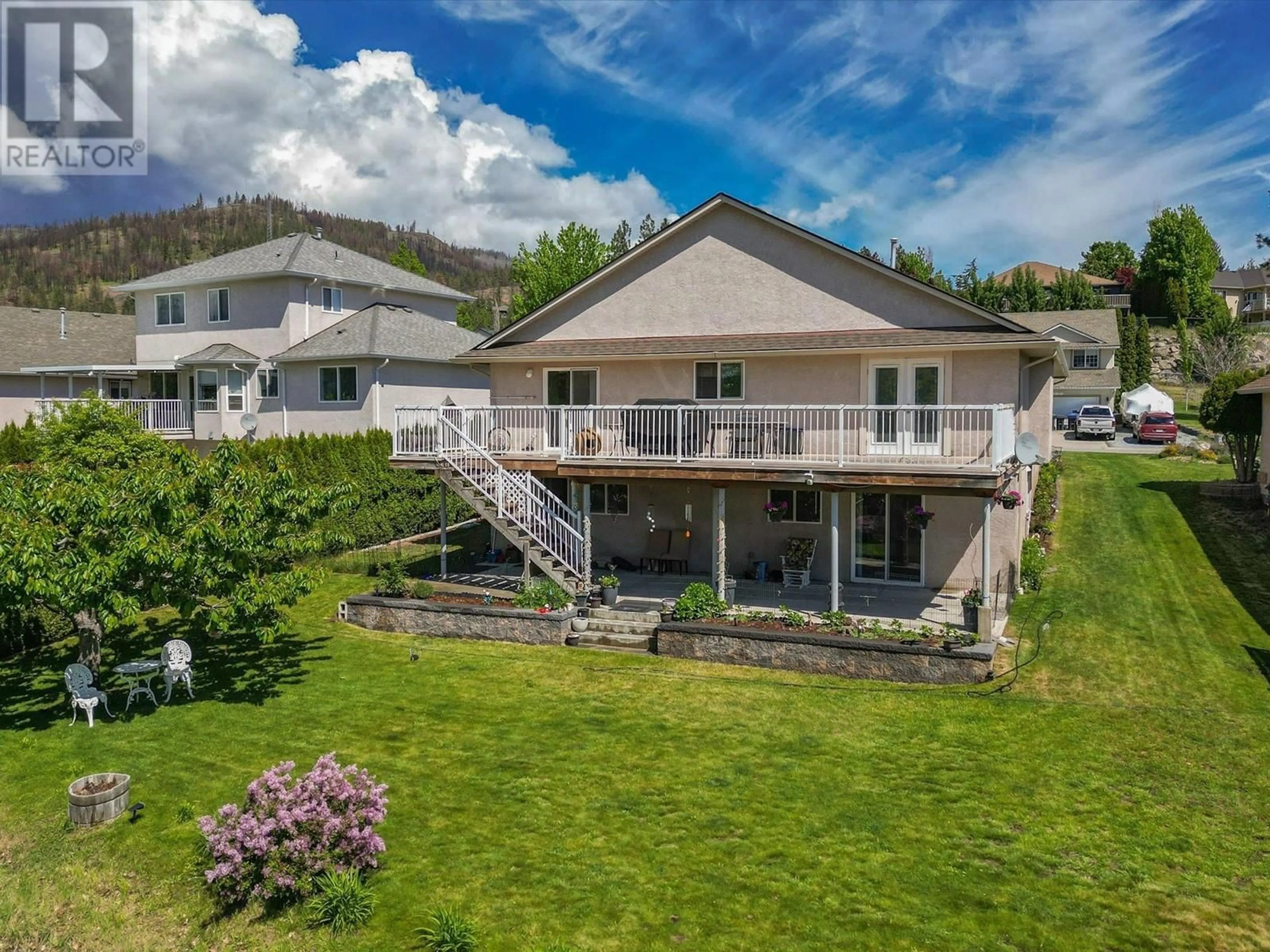 A pic from outside/outdoor area/front of a property/back of a property/a pic from drone, water/lake/river/ocean view for 2128 SUNVIEW DRIVE, West Kelowna British Columbia V1Z3R1