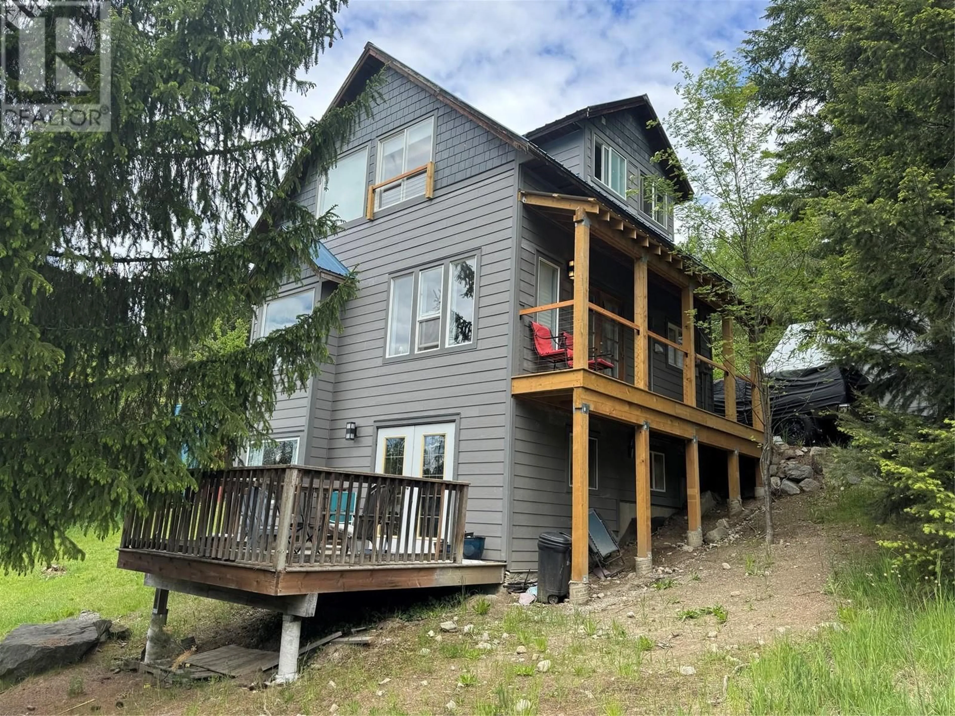 A pic from outside/outdoor area/front of a property/back of a property/a pic from drone, unknown for 3832 AARON ROAD, Nelson British Columbia V0G2G3