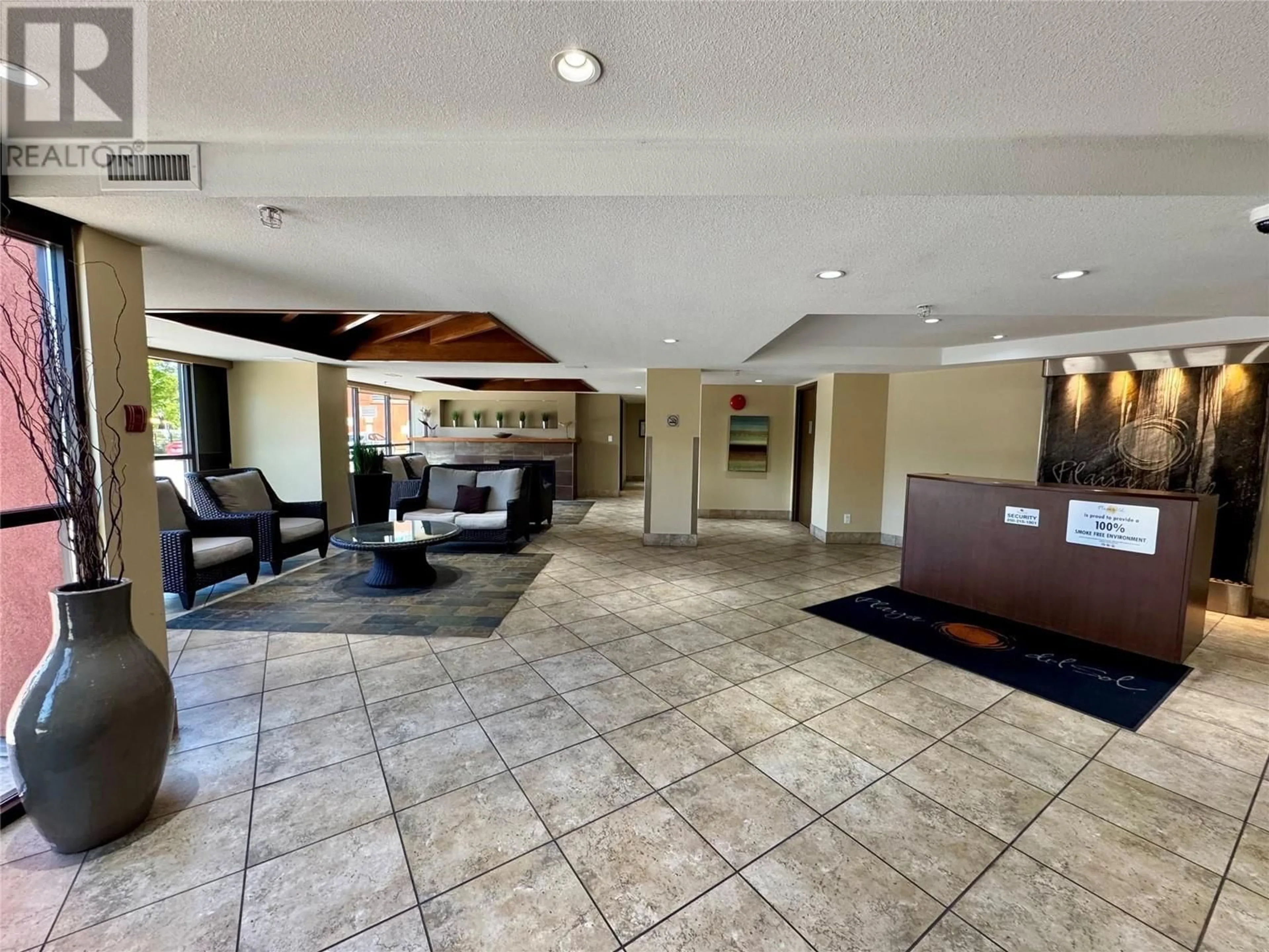 Lobby for 448 - 654 COOK ROAD, Kelowna British Columbia V1W3G7
