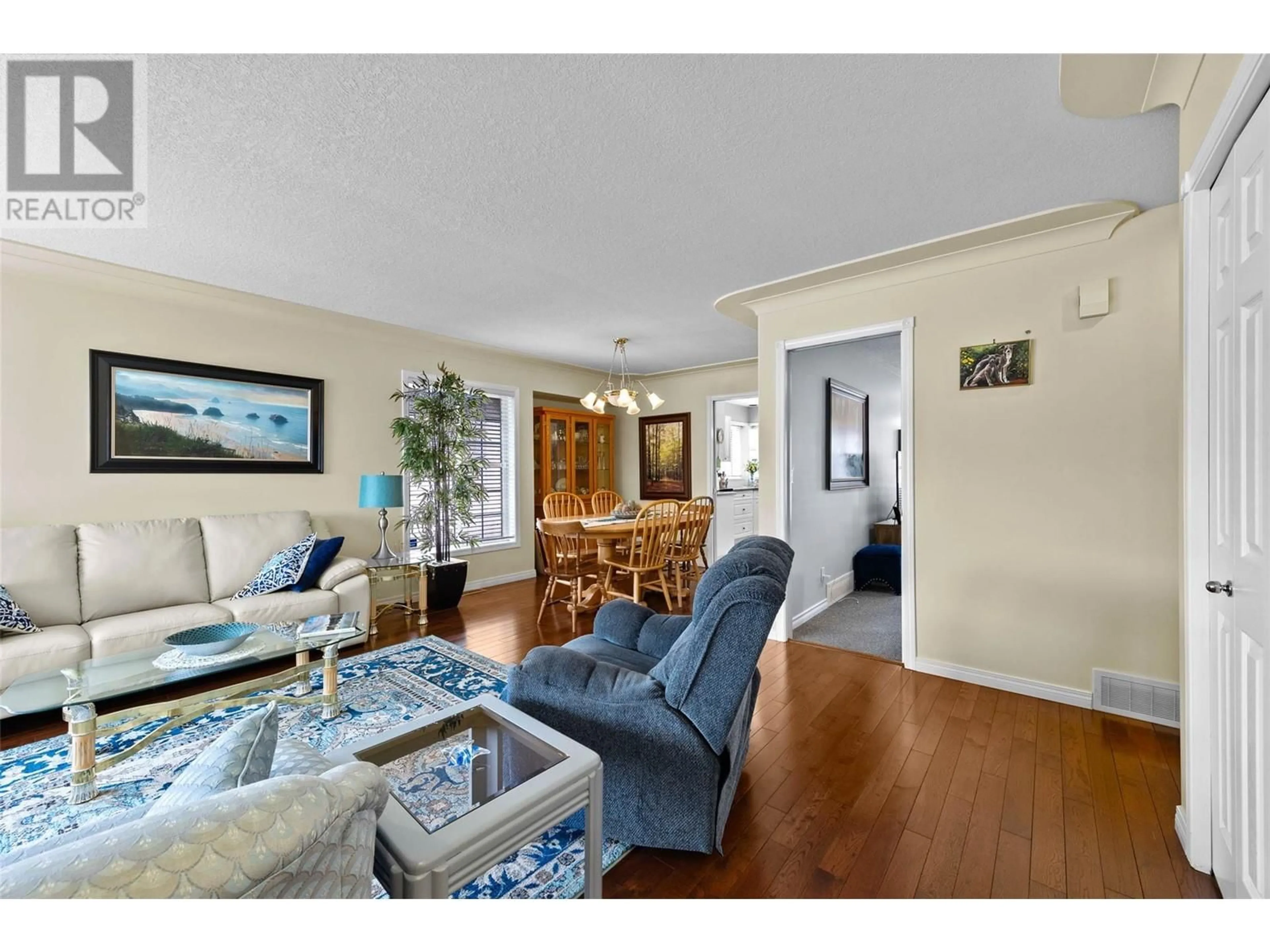 Living room with furniture, unknown for 461 NUEVA WYND, Kamloops British Columbia V2H1S1