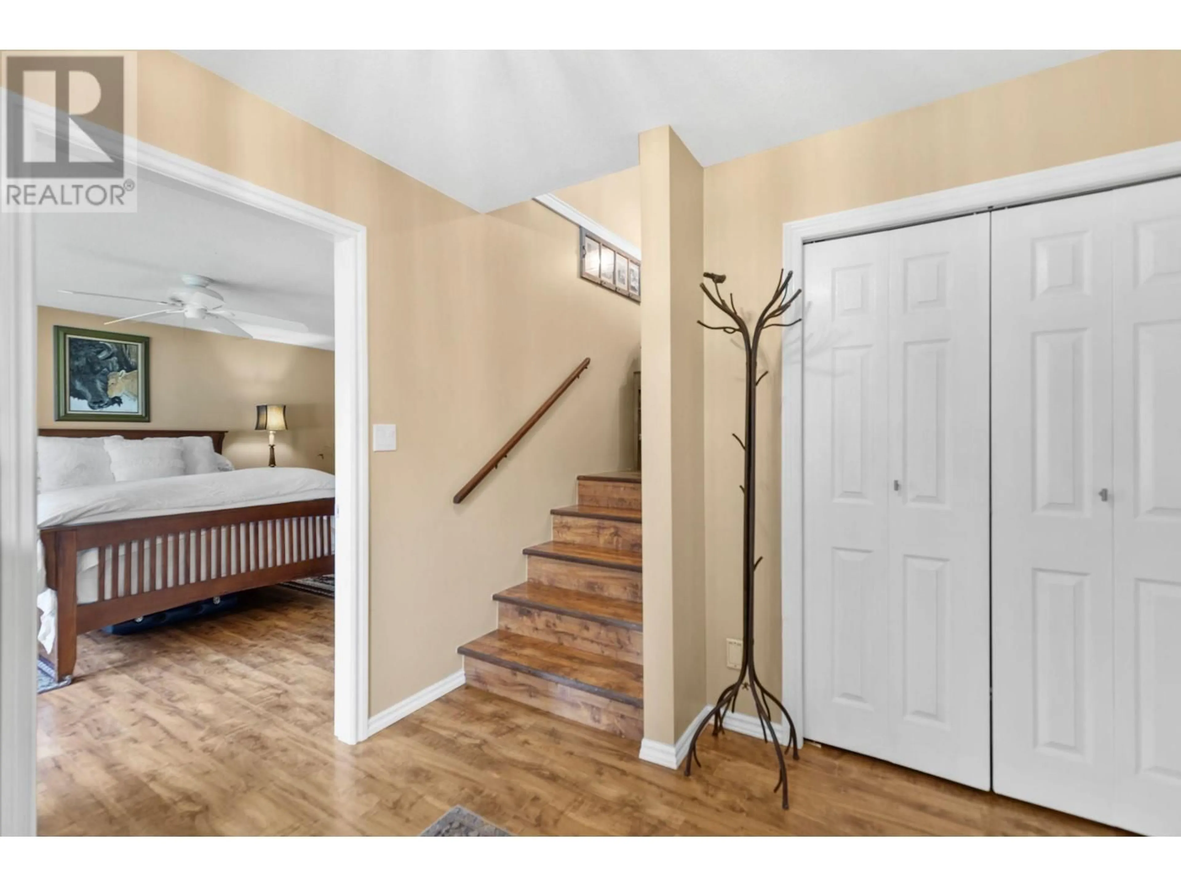 Indoor entryway for 4728 BIRCH LANE NORTHEAST, Barriere British Columbia V0E1E0