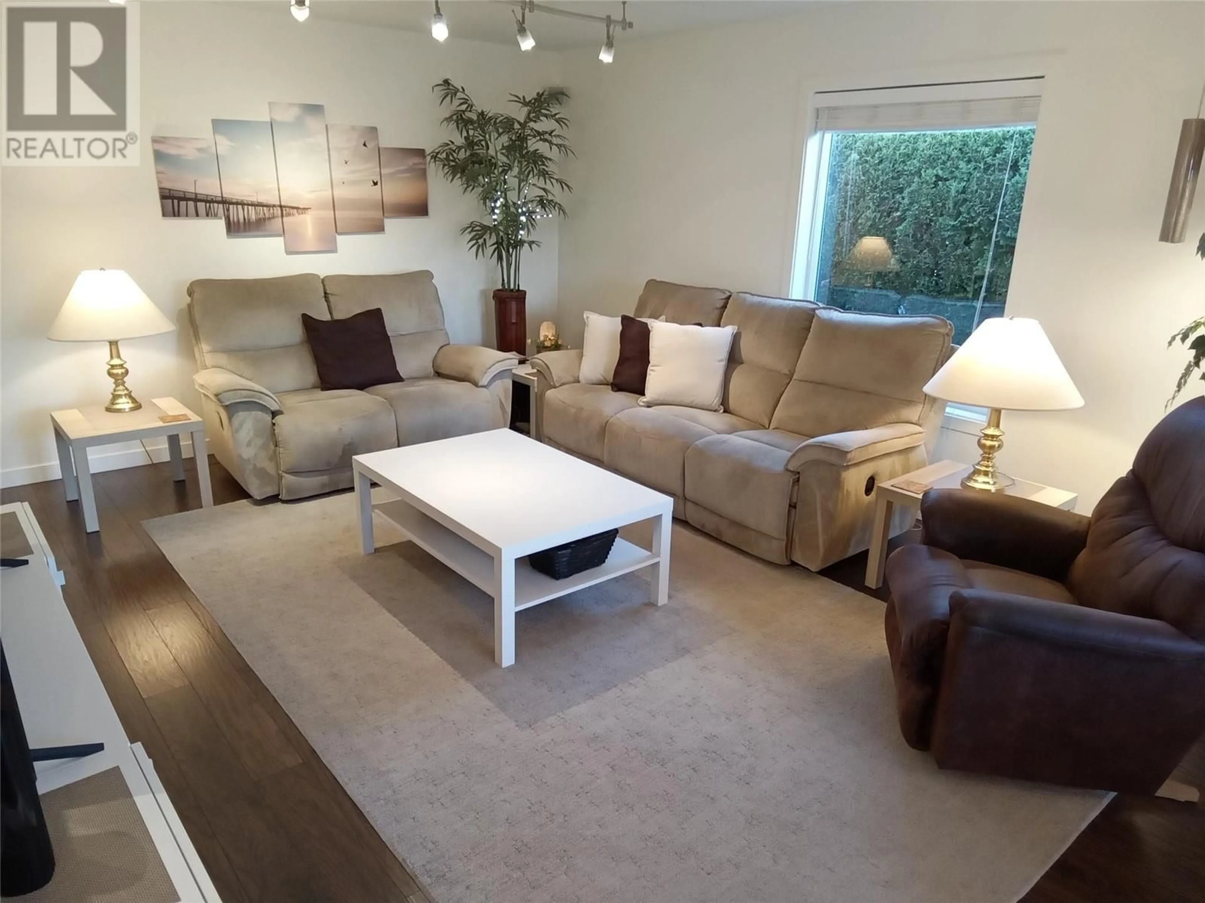 Living room with furniture, unknown for 109 - 1255 RAYMER AVENUE, Kelowna British Columbia V1W3S3