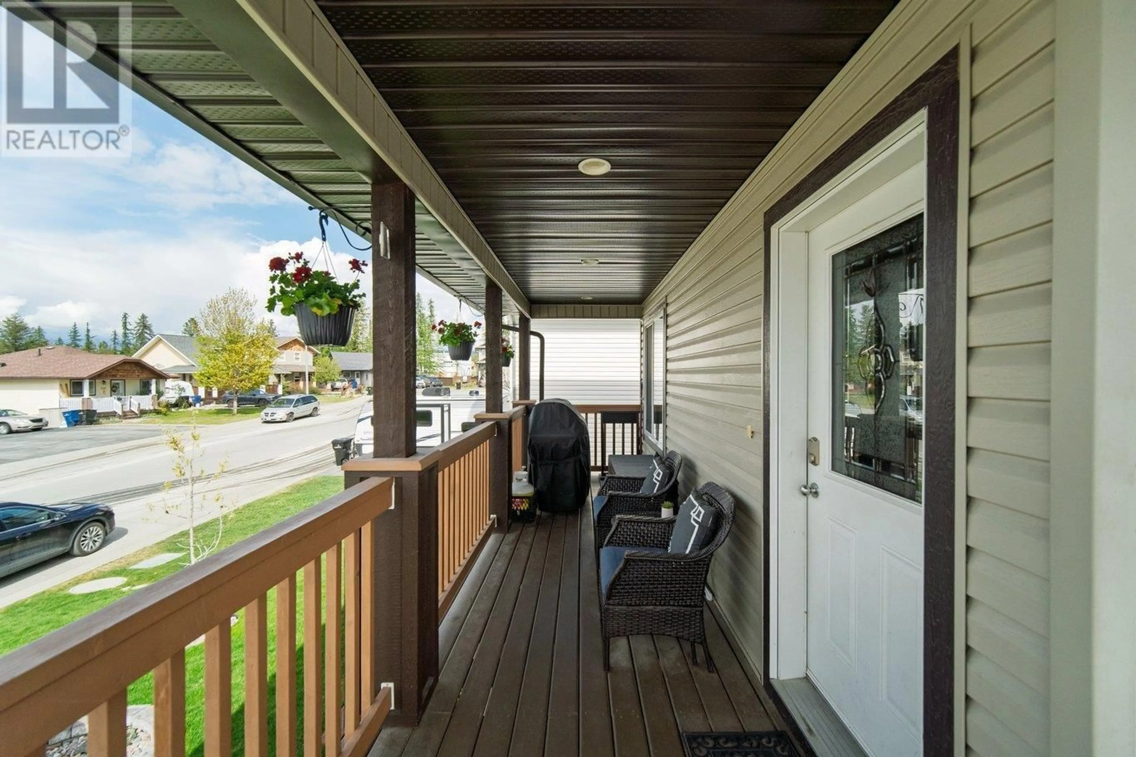 Patio, street for 2101 14TH  S STREET, Cranbrook British Columbia V1C0A9