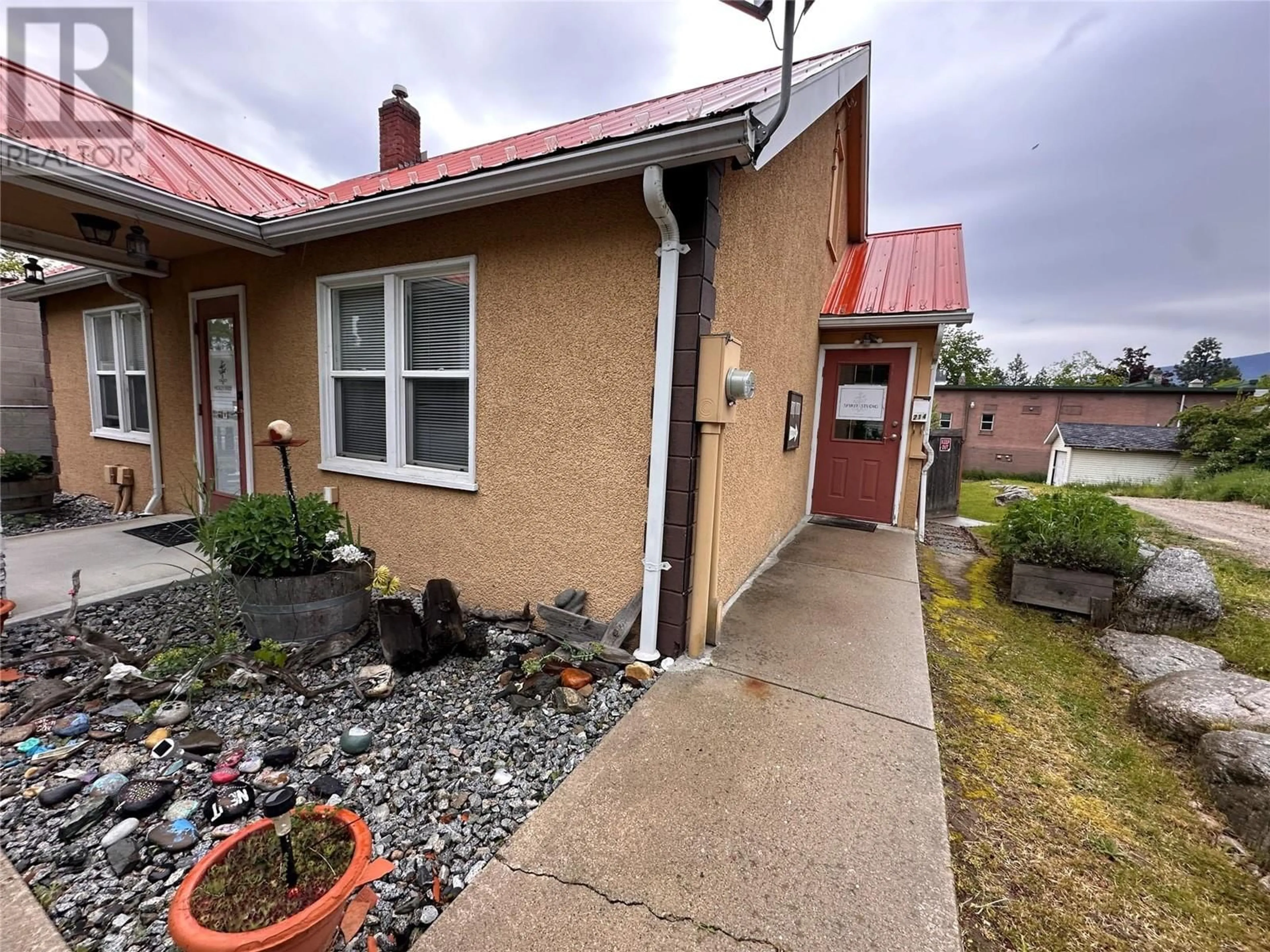 Unknown for 214 11TH AVENUE, Castlegar British Columbia V1N1J2