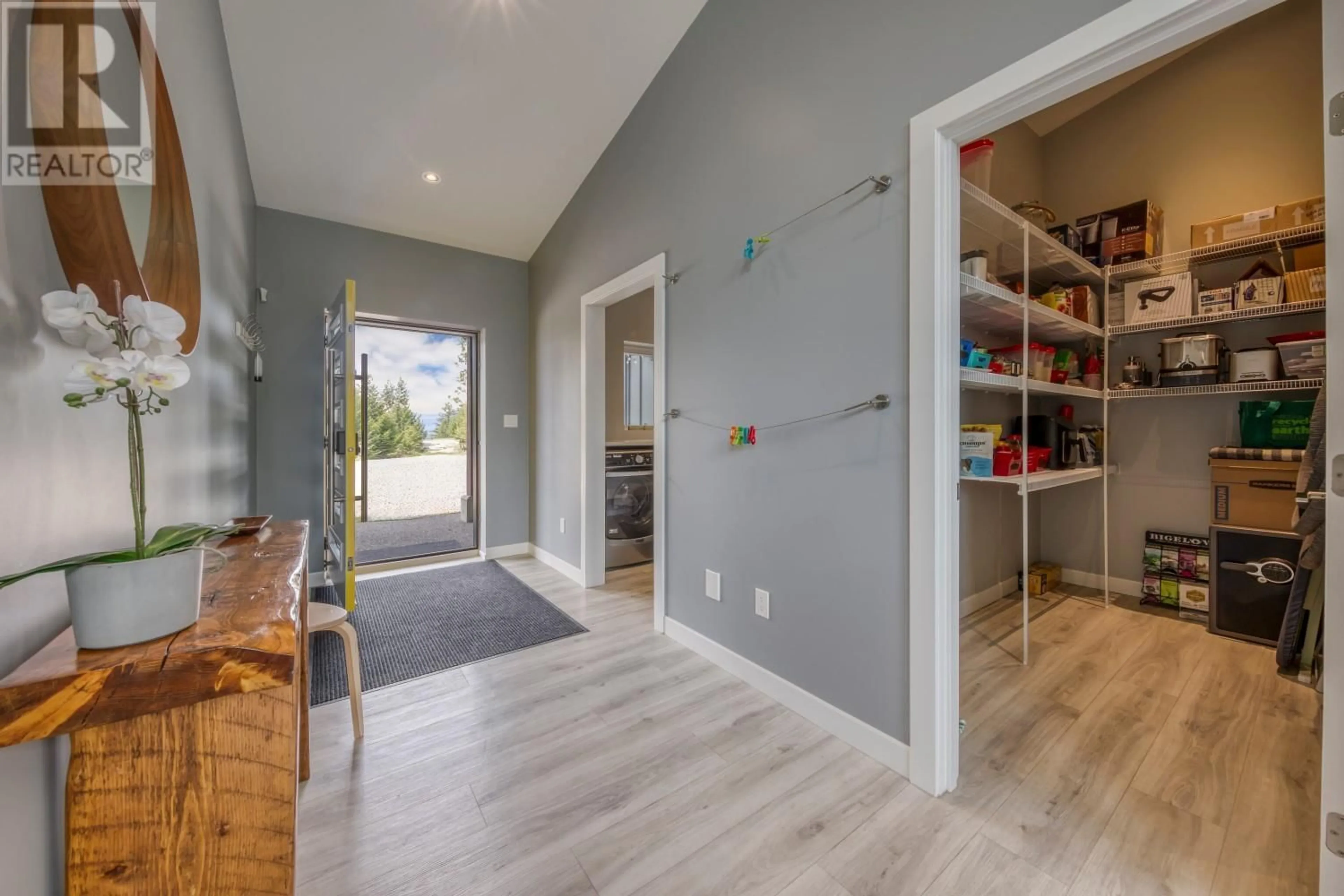 Indoor entryway for 5067 ARMSTRONG ROAD, Invermere British Columbia V0A1K2