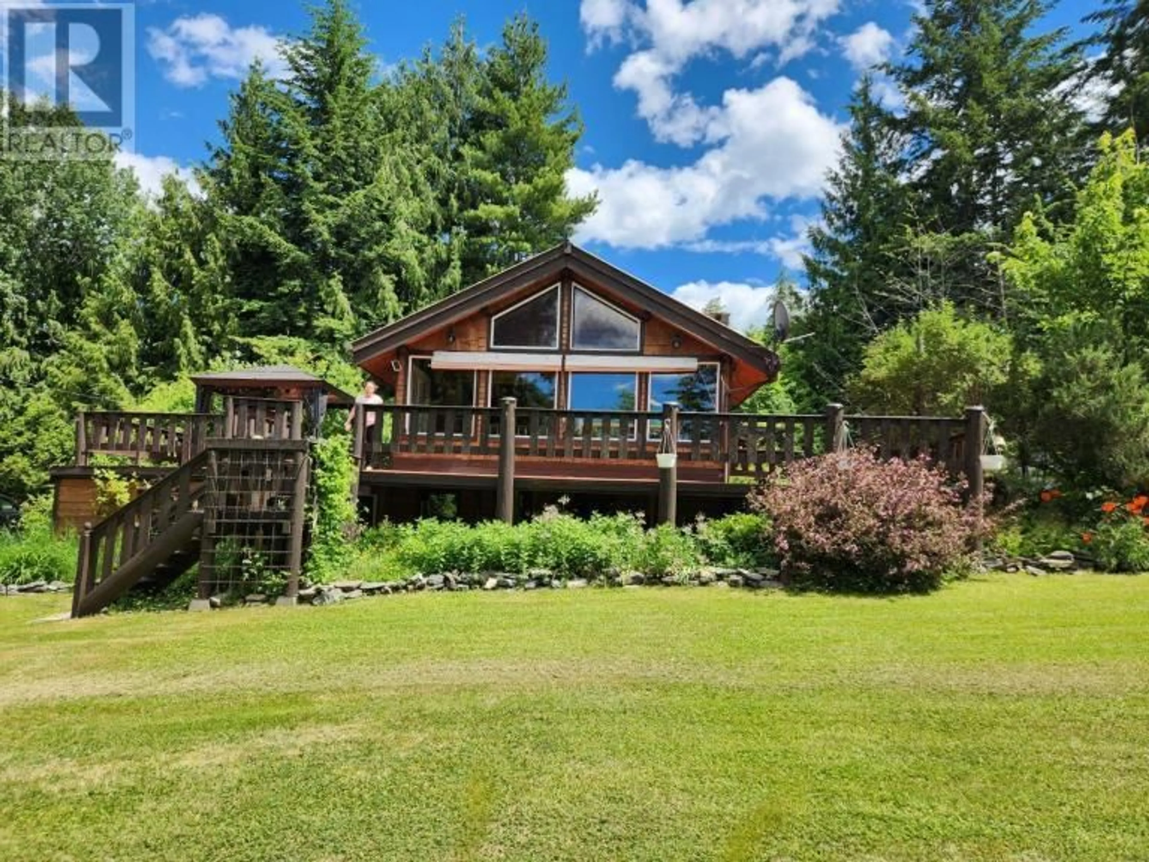 A pic from outside/outdoor area/front of a property/back of a property/a pic from drone, water/lake/river/ocean view for 4061 TORRY ROAD, Eagle Bay British Columbia V0E1T0