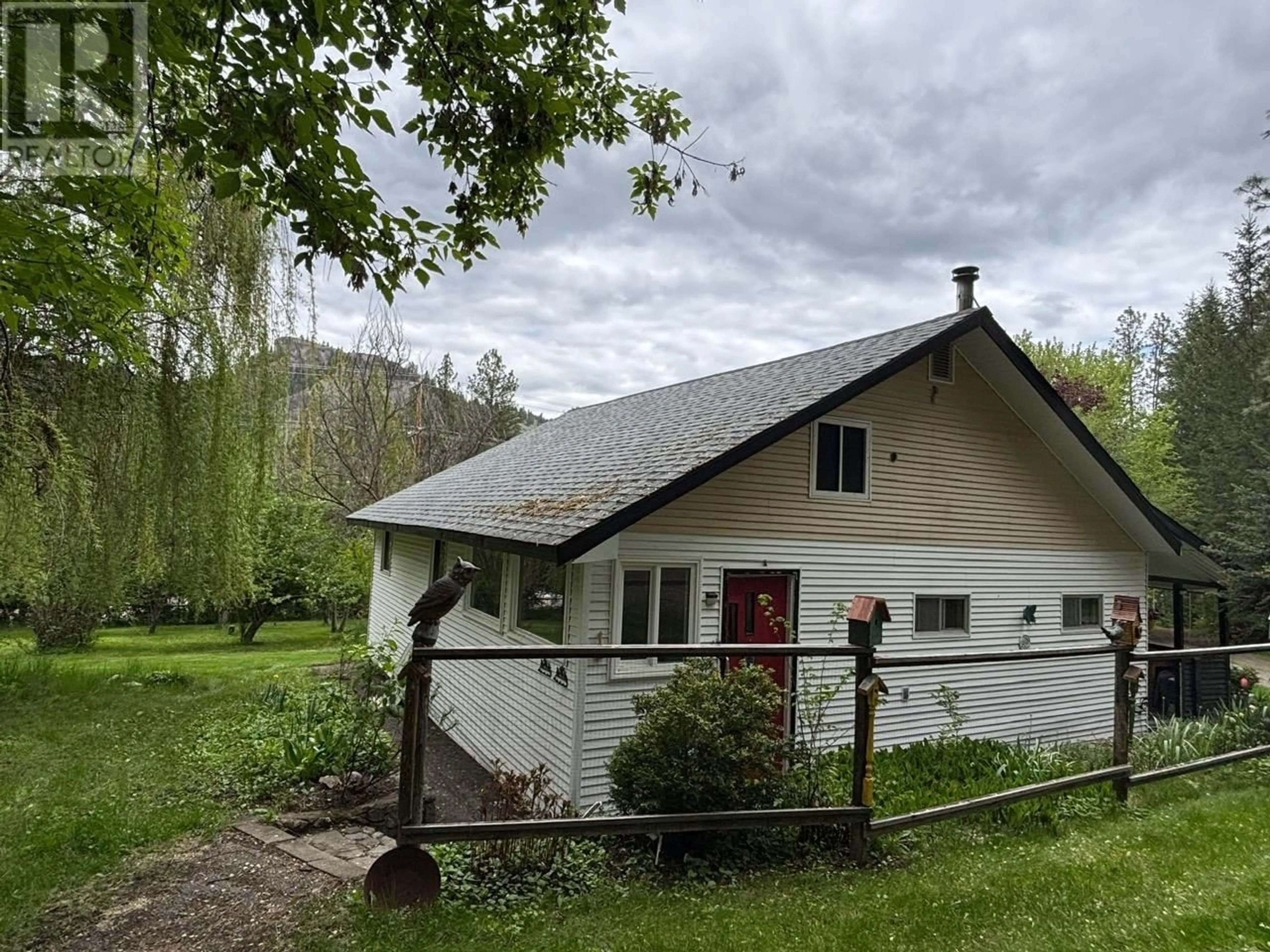 A pic from outside/outdoor area/front of a property/back of a property/a pic from drone, mountain view for 3900 HIGHWAY 3 HIGHWAY, Rock Creek British Columbia V0H1Y0