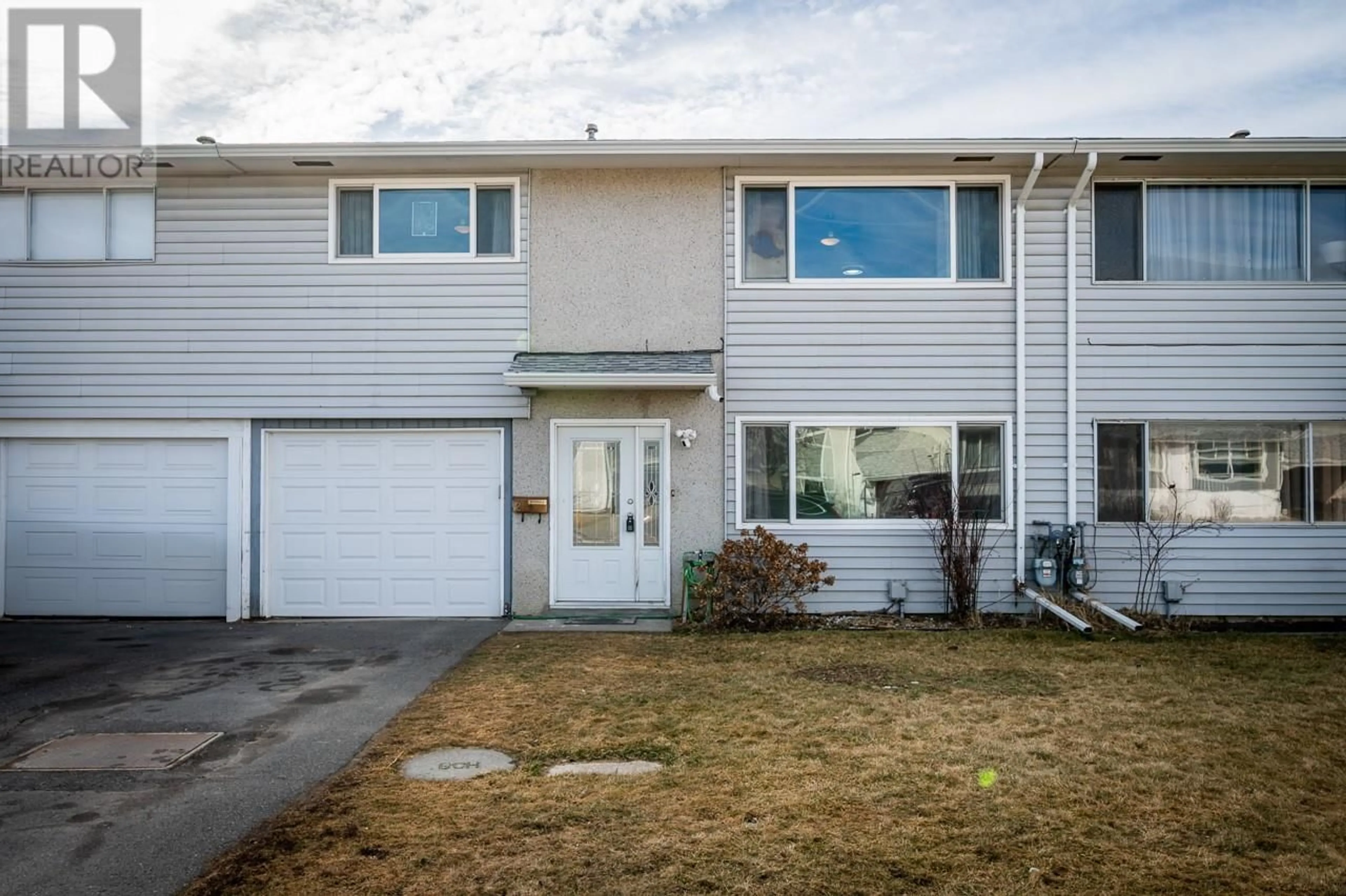 Home with vinyl exterior material, street for 2 - 800 VALHALLA DRIVE, Kamloops British Columbia V2B1R8