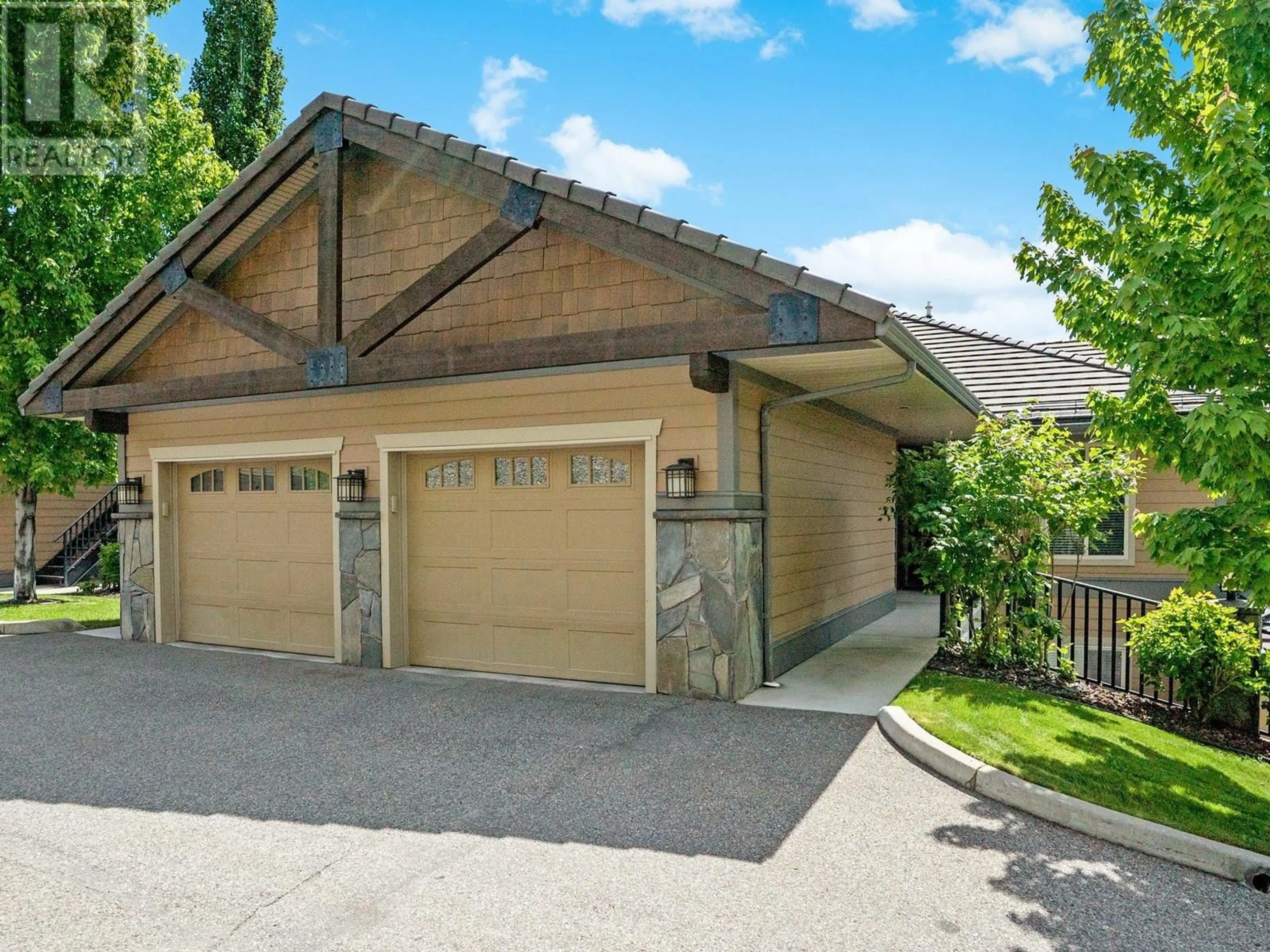 Indoor garage for 248 - 4350 PONDEROSA DRIVE, Peachland British Columbia V0X1X5