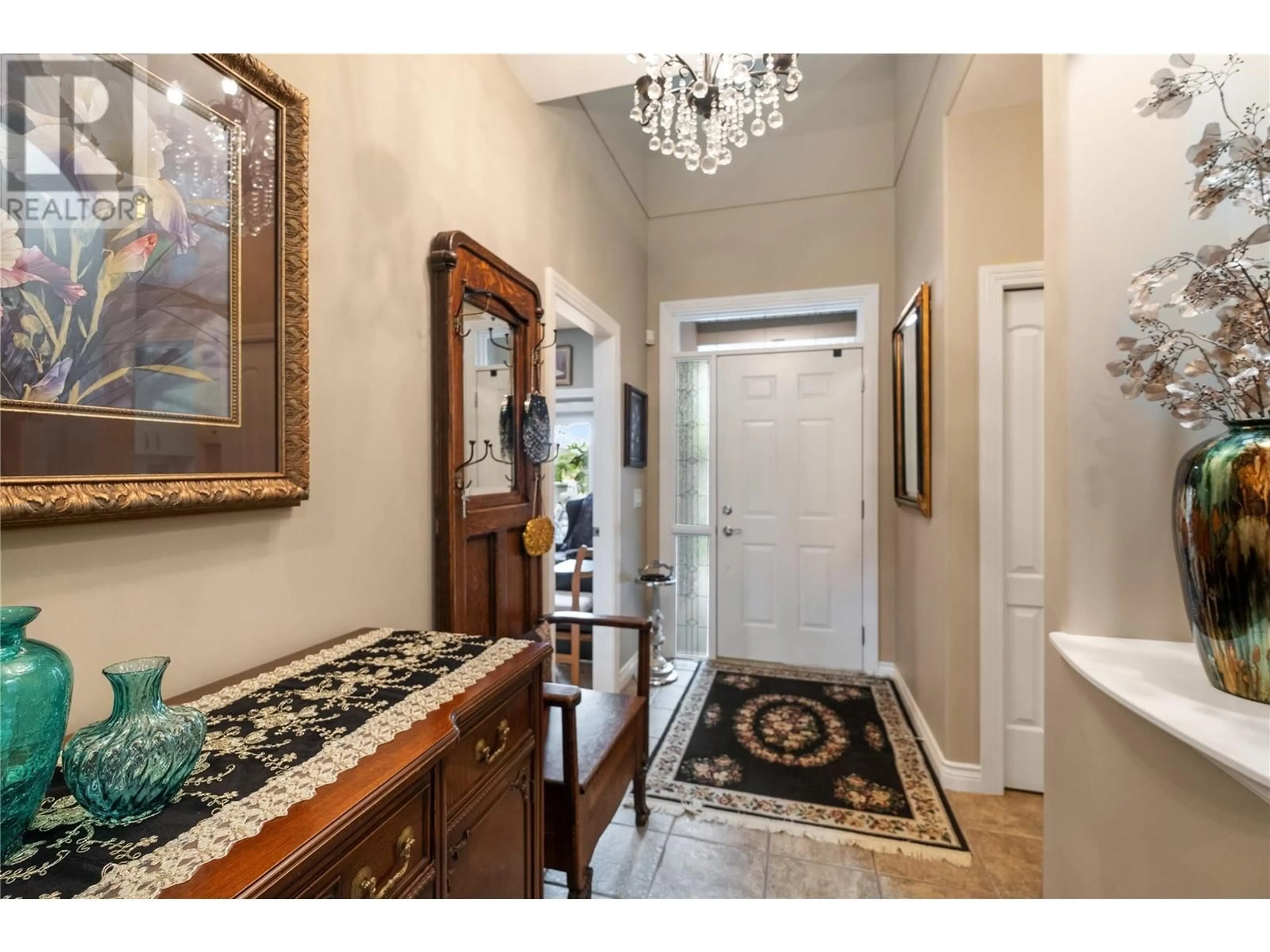 Indoor entryway for 28 - 4520 GALLAGHERS LOOKOUT, Kelowna British Columbia V1W3Z8