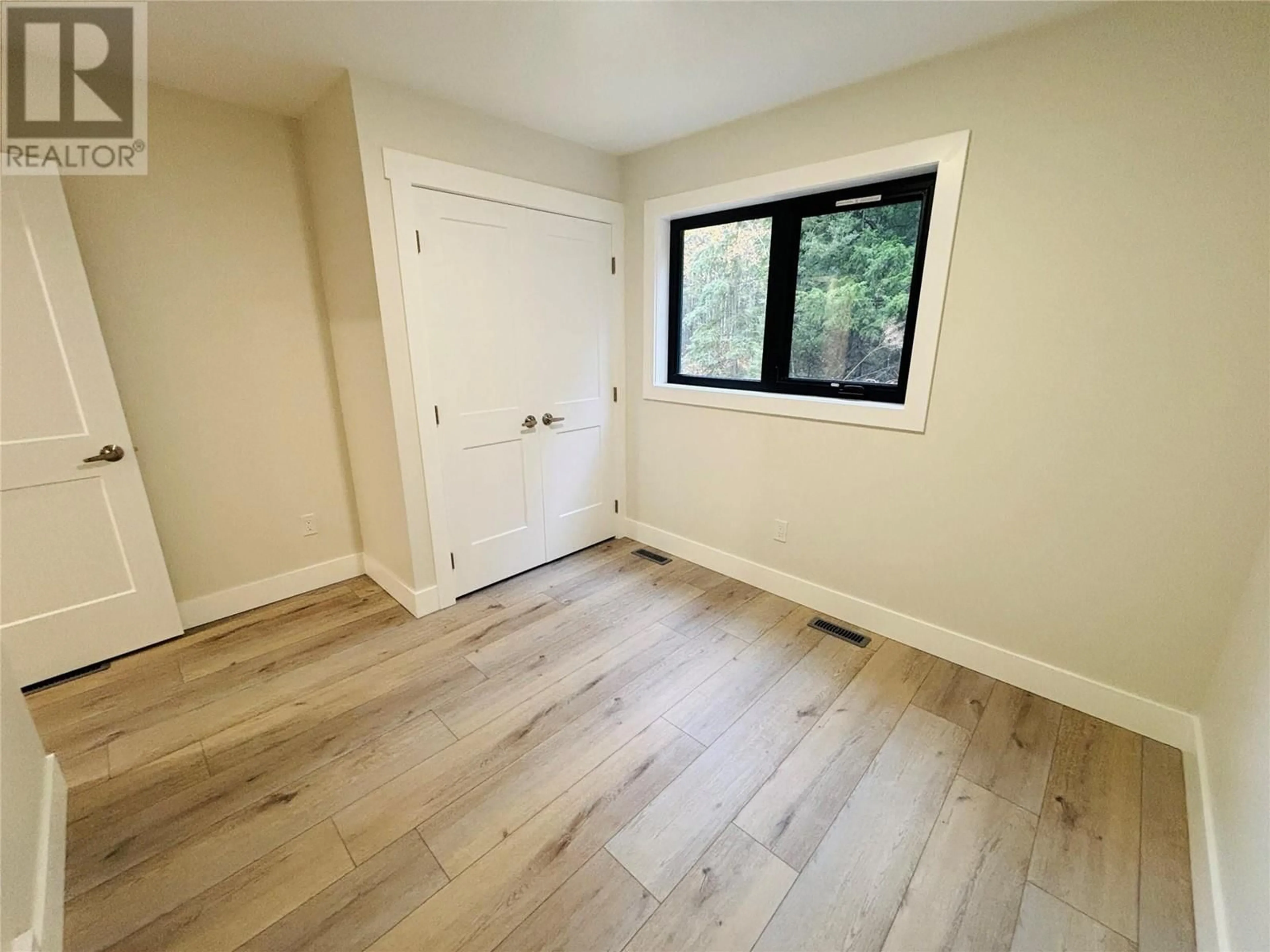 A pic of a room for 4 - 1938 FOXWOOD TRAIL, Windermere British Columbia V0B2L2