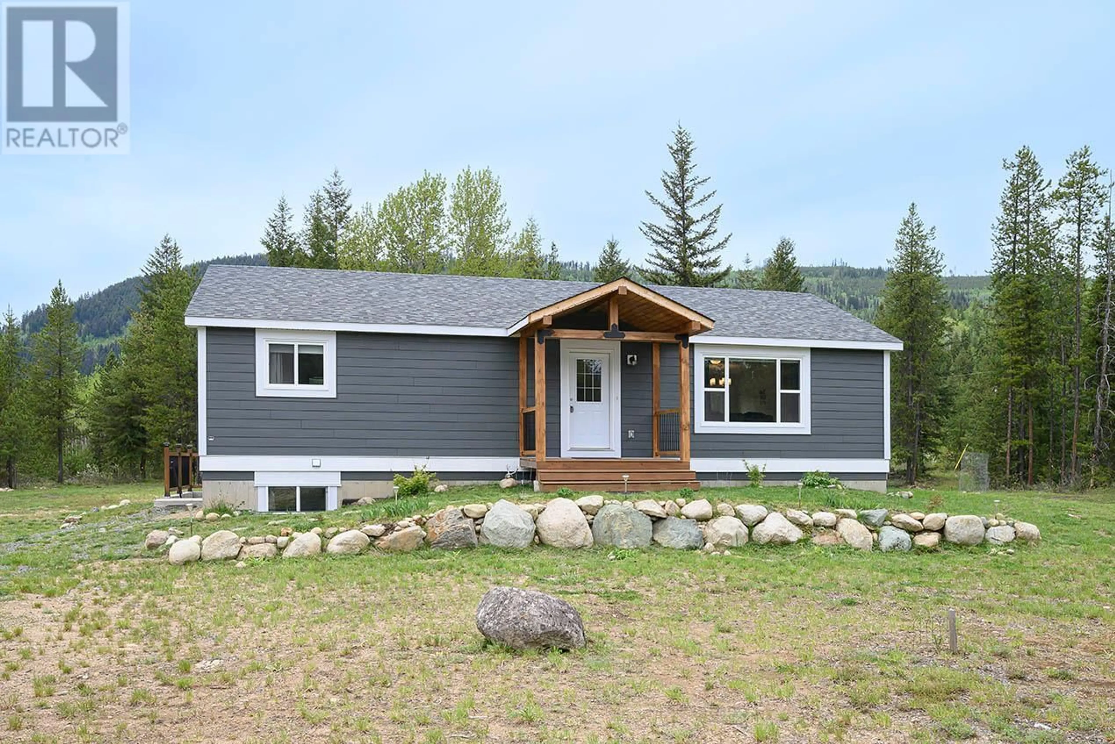 Home with vinyl exterior material, mountain view for 3090 BUFFALO SPRINGS ROAD, Barriere British Columbia V0E1E0